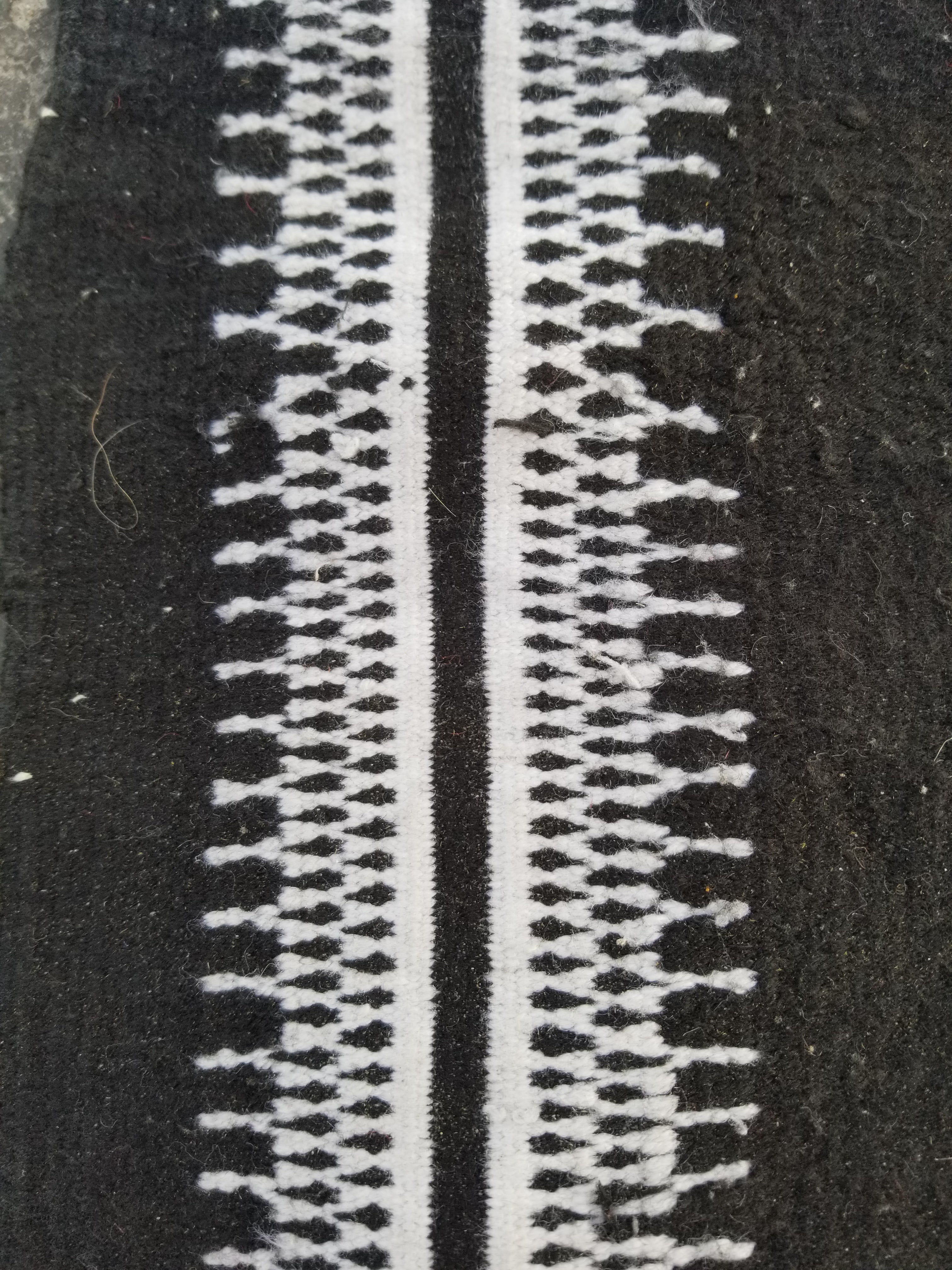 Vintage Handmade Algerian Oriental Wool Black & White Kilim 139x101cm