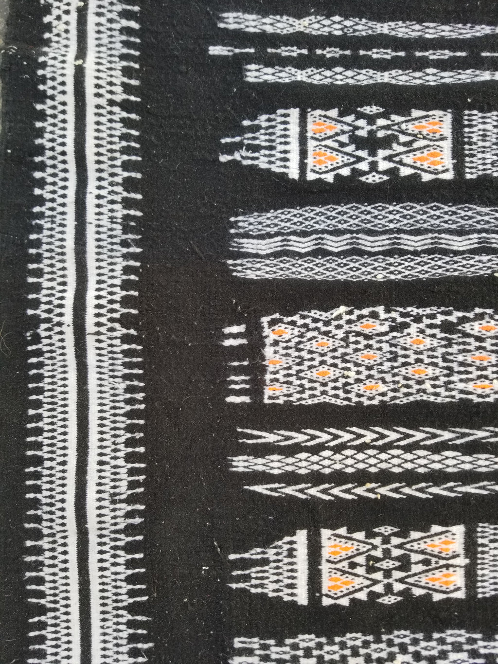 Vintage Handmade Algerian Oriental Wool Black & White Kilim 139x101cm
