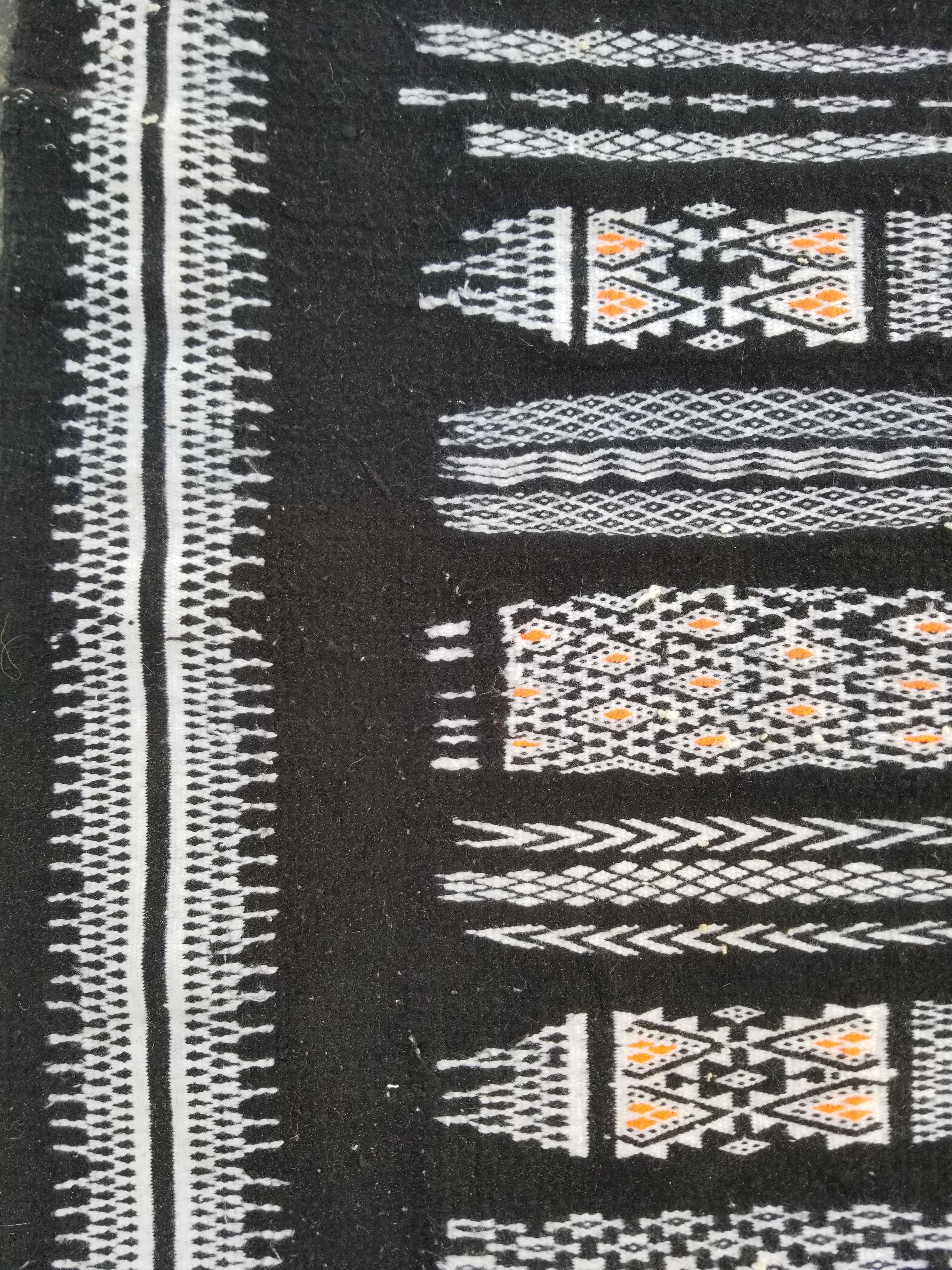 Vintage Handmade Algerian Oriental Wool Black & White Kilim 139x101cm