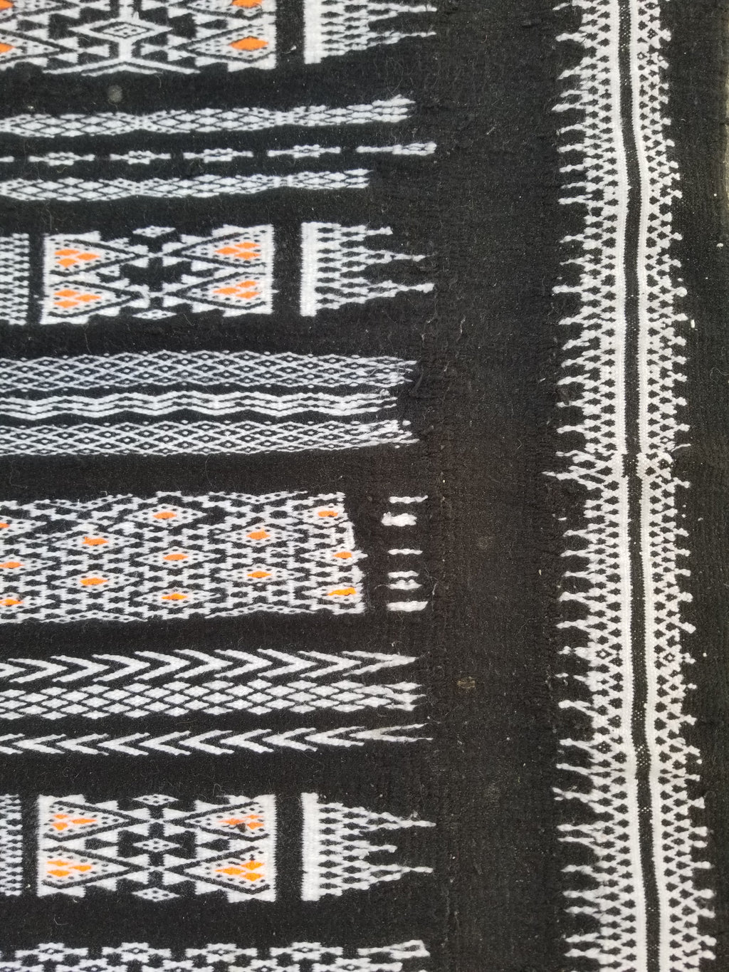 Vintage Handmade Algerian Oriental Wool Black & White Kilim 139x101cm