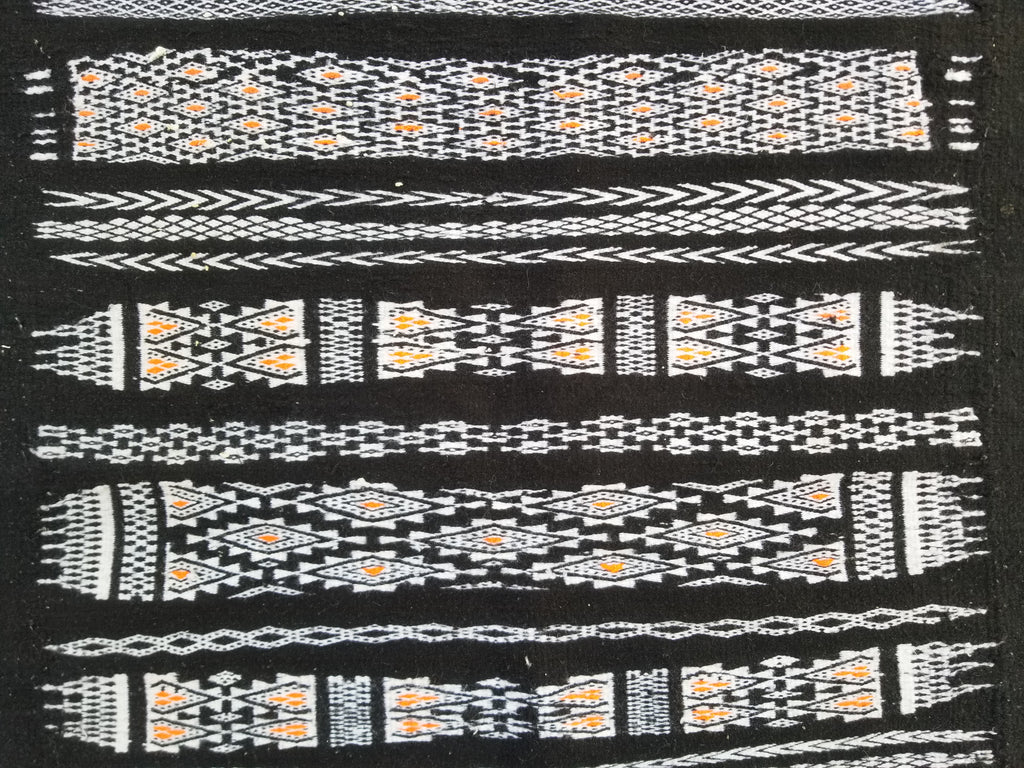 Vintage Handmade Algerian Oriental Wool Black & White Kilim 139x101cm