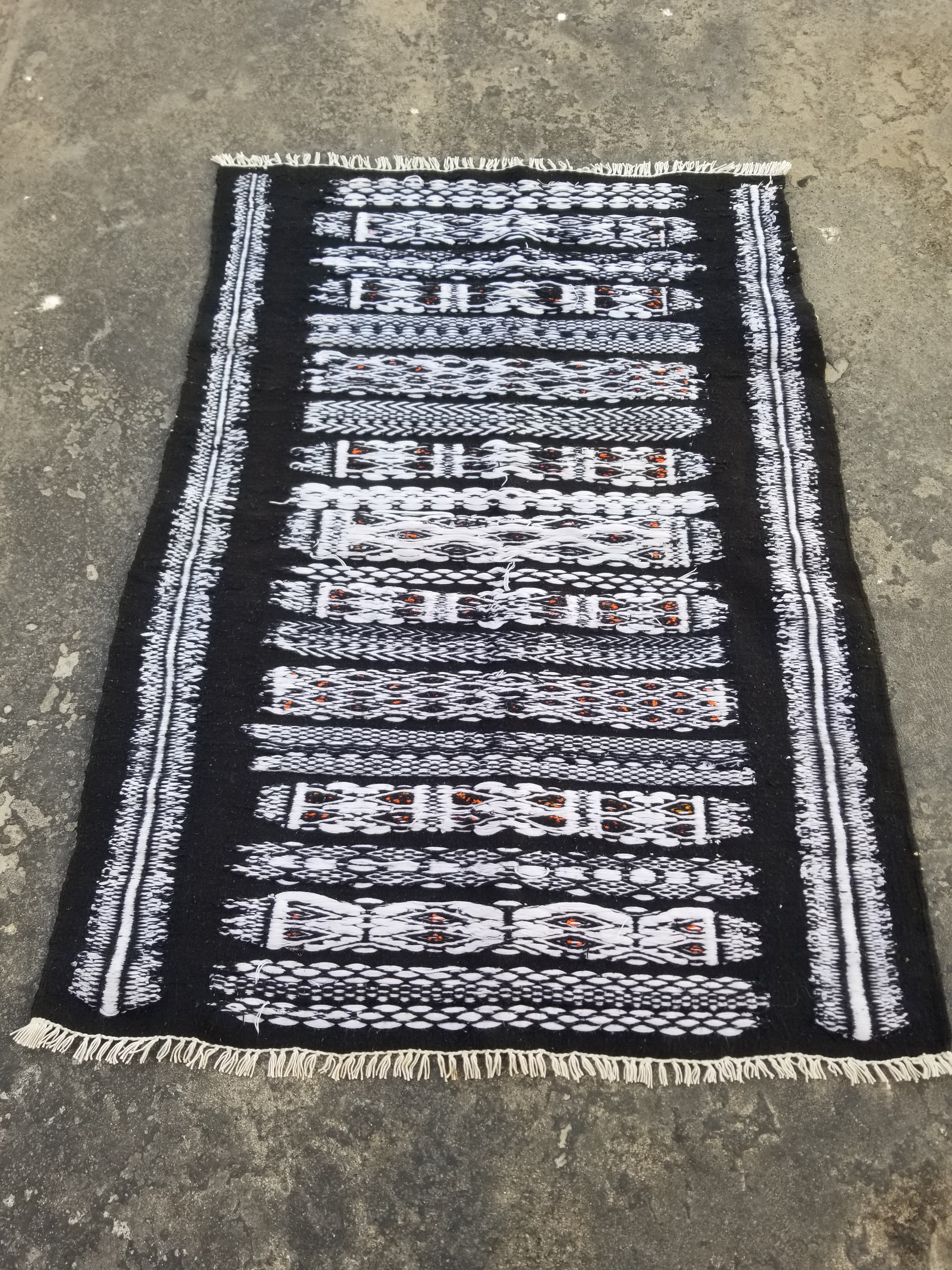 Vintage Handmade Algerian Oriental Wool Black & White Kilim 139x101cm