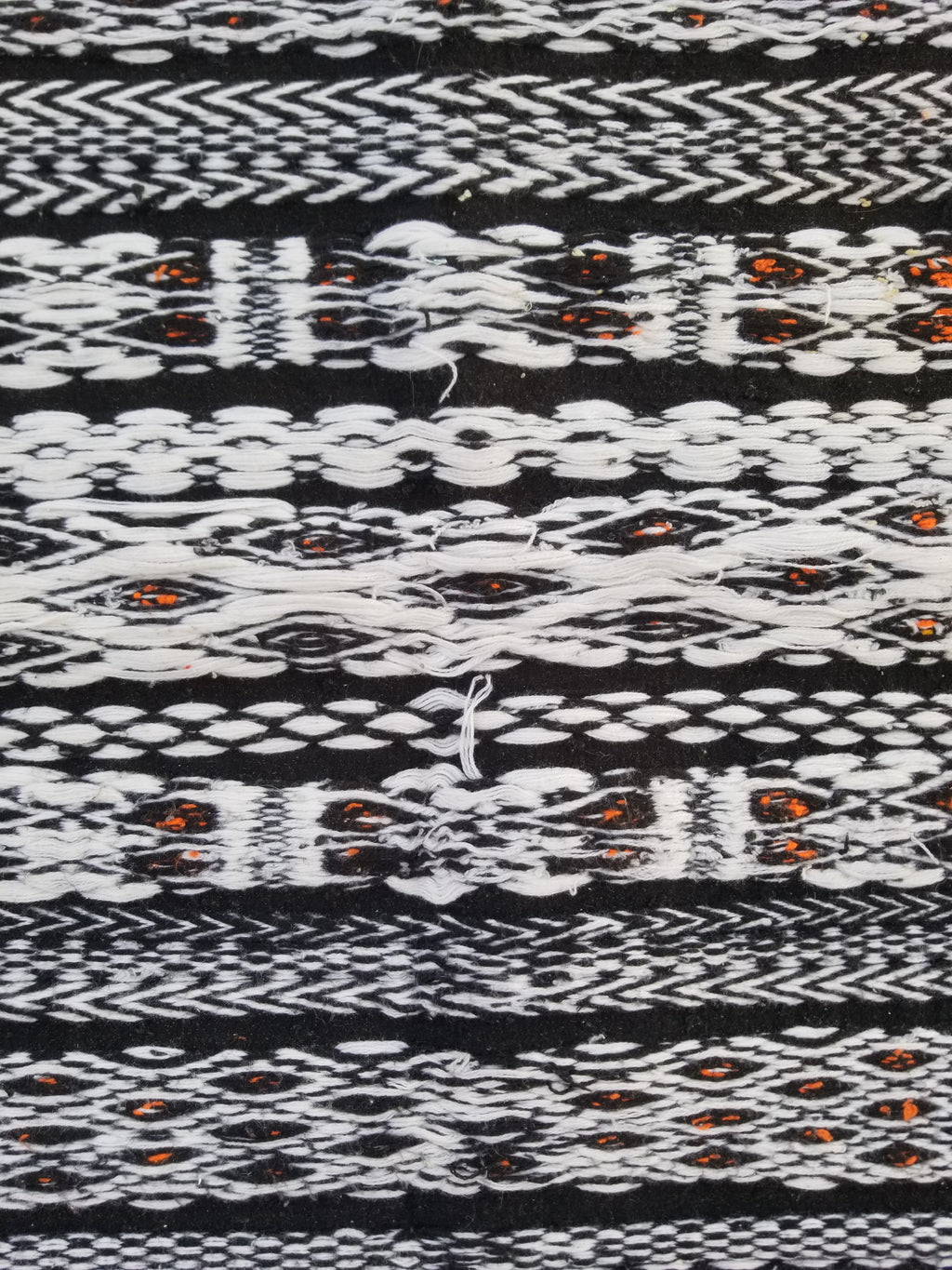 Vintage Handmade Algerian Oriental Wool Black & White Kilim 139x101cm