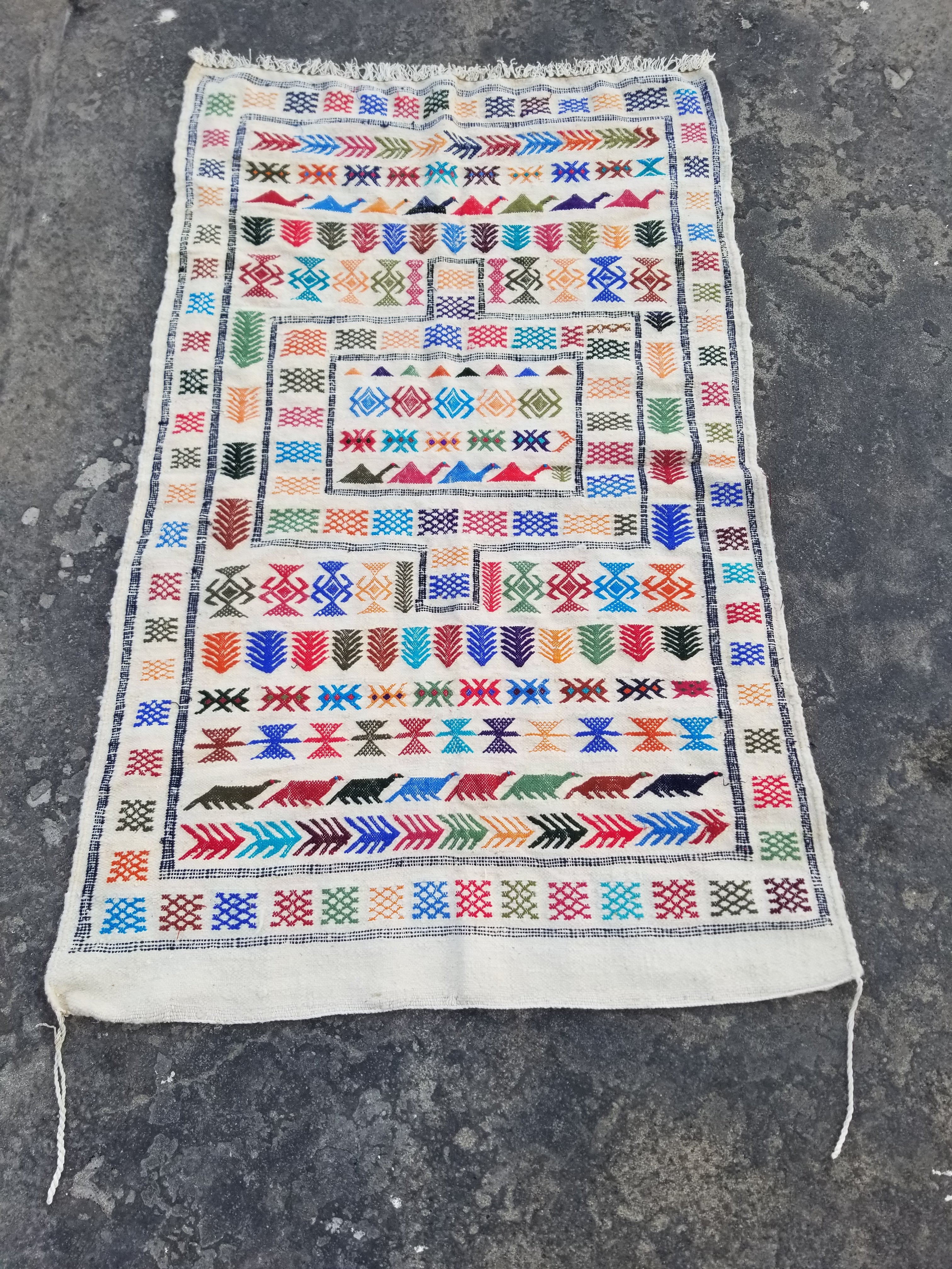 Vintage Traditional Handmade Moroccan Berber Wool Multicolor Kilim 139x101cm