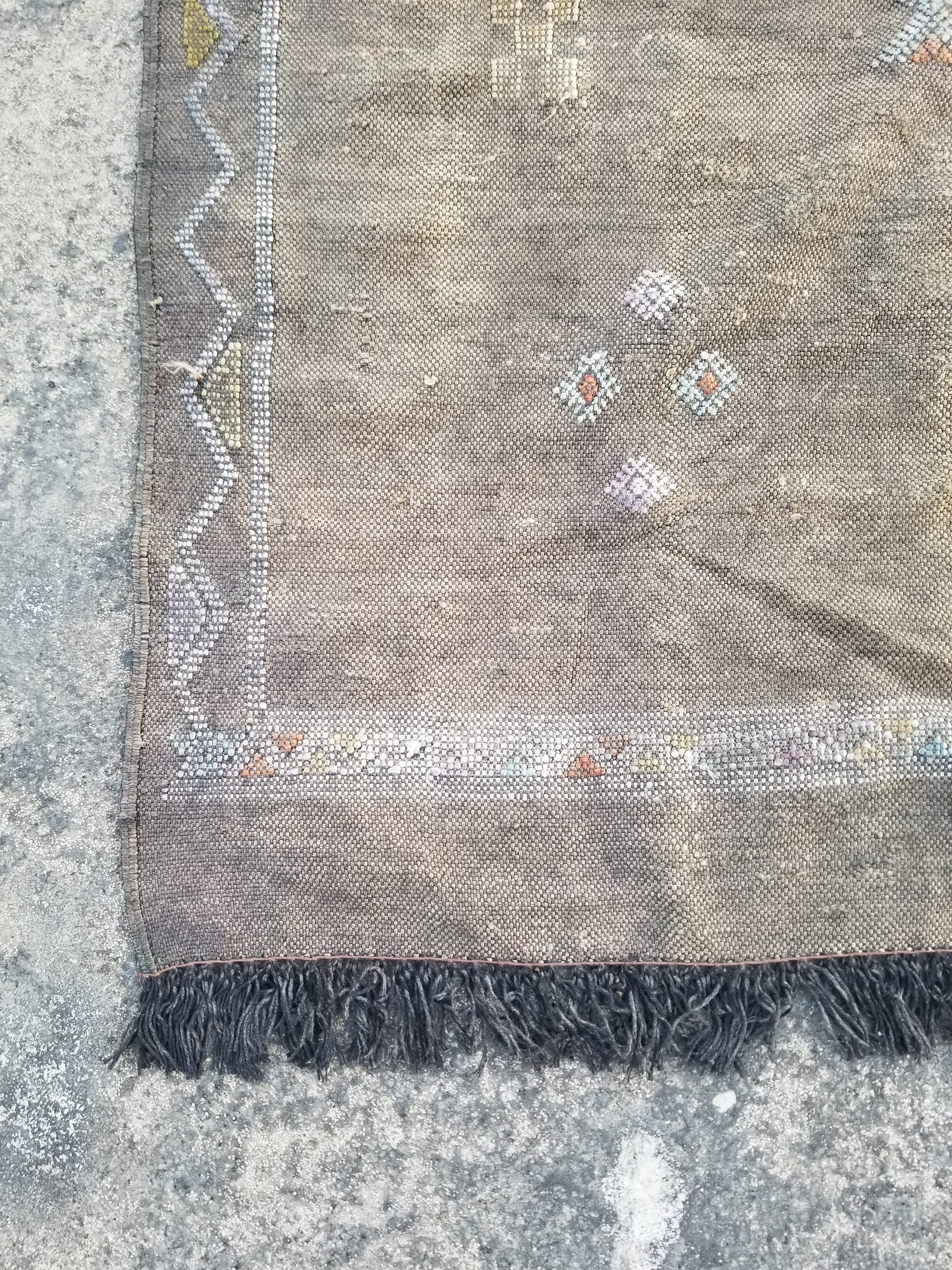 Vintage Traditional Handmade Moroccan Berber Wool Multicolor Kilim 139x88cm