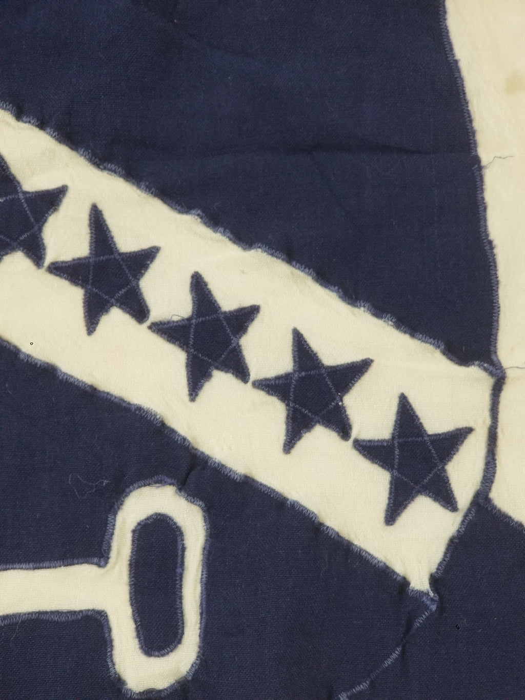 Vintage Appliqué Quilt with Nautical Coat of Arms – Navy & Cream 292x203cm