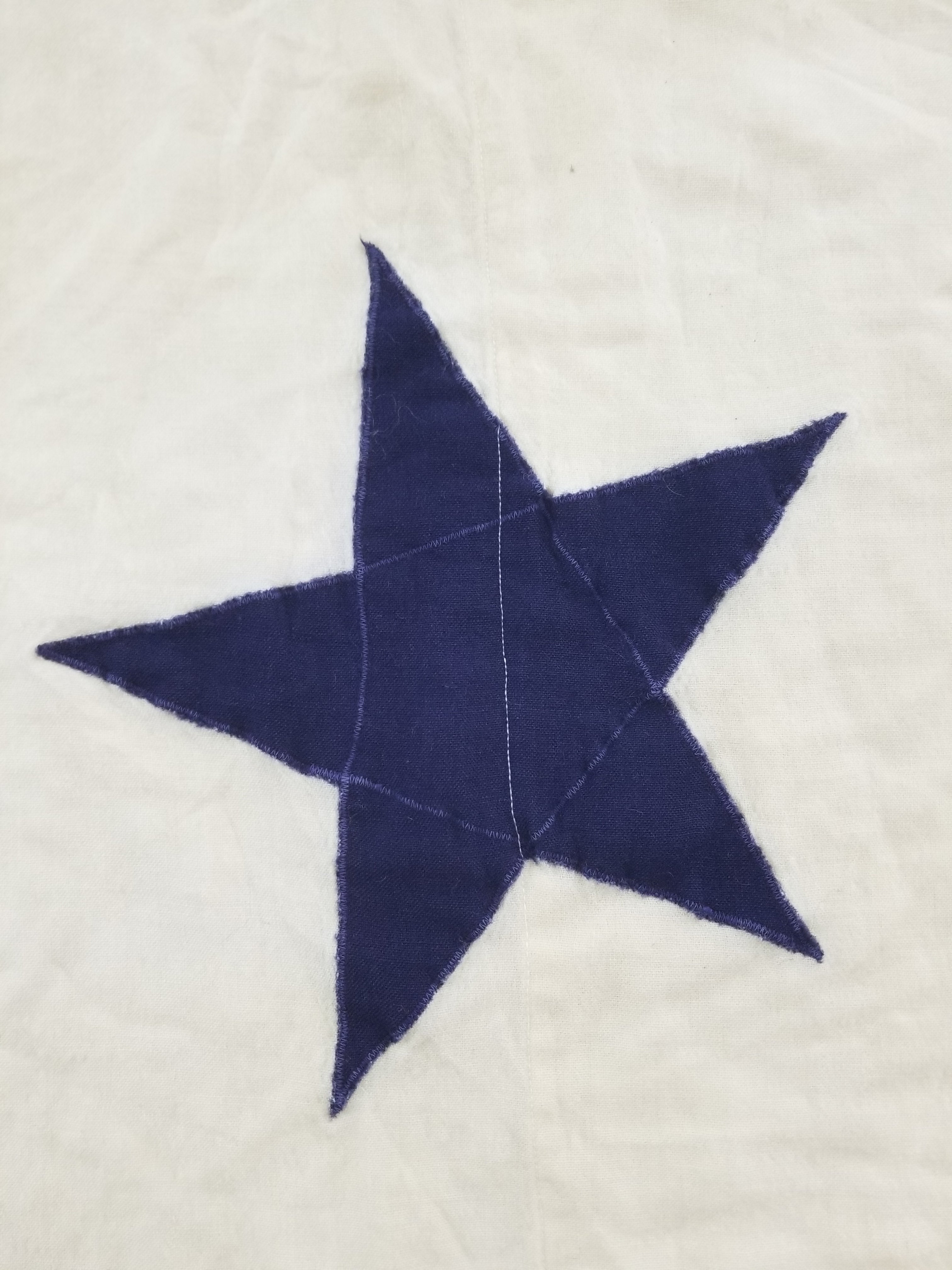 Vintage Appliqué Quilt with Nautical Coat of Arms – Navy & Cream 292x203cm