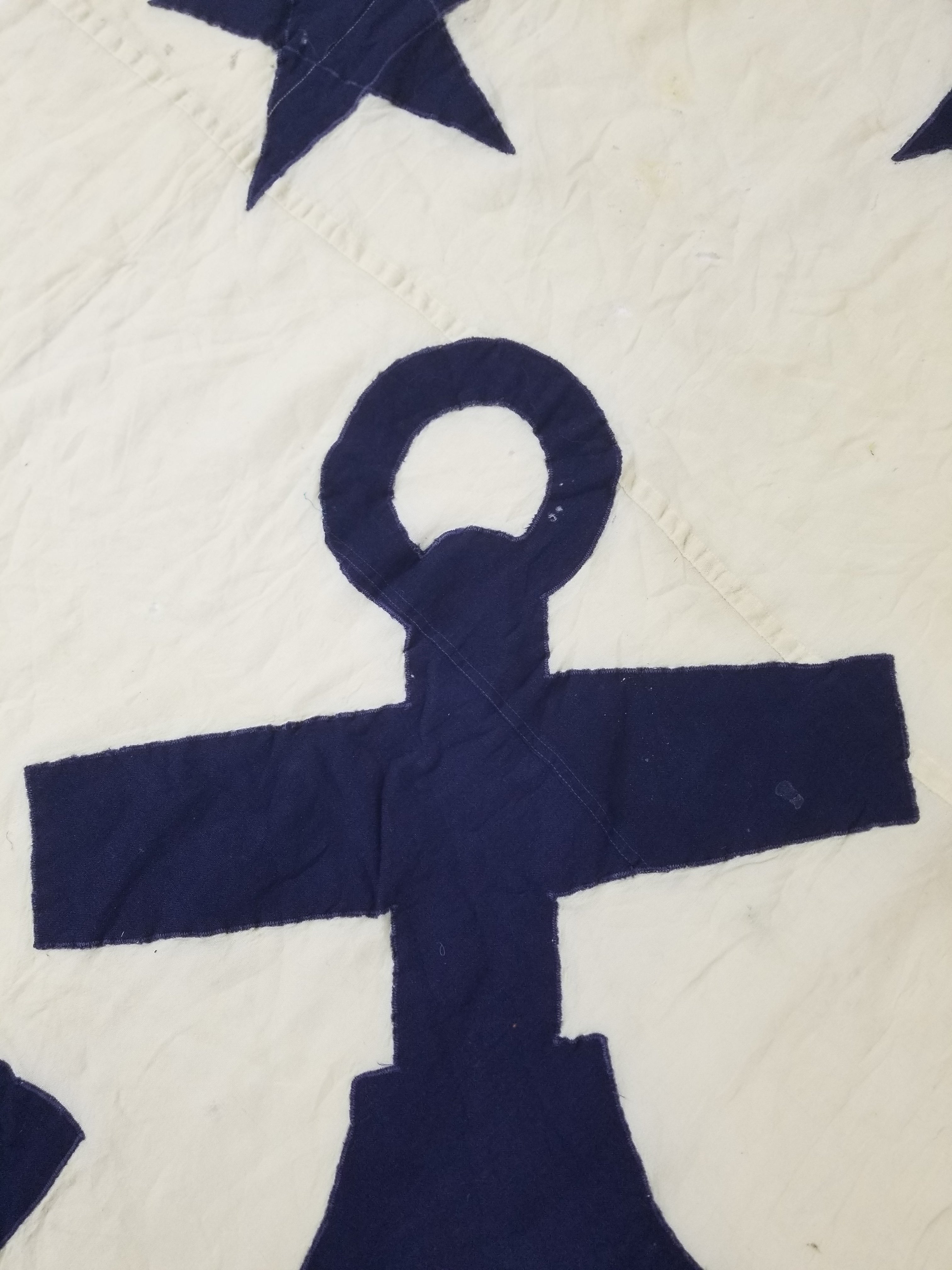 Vintage Appliqué Quilt with Nautical Coat of Arms – Navy & Cream 292x203cm