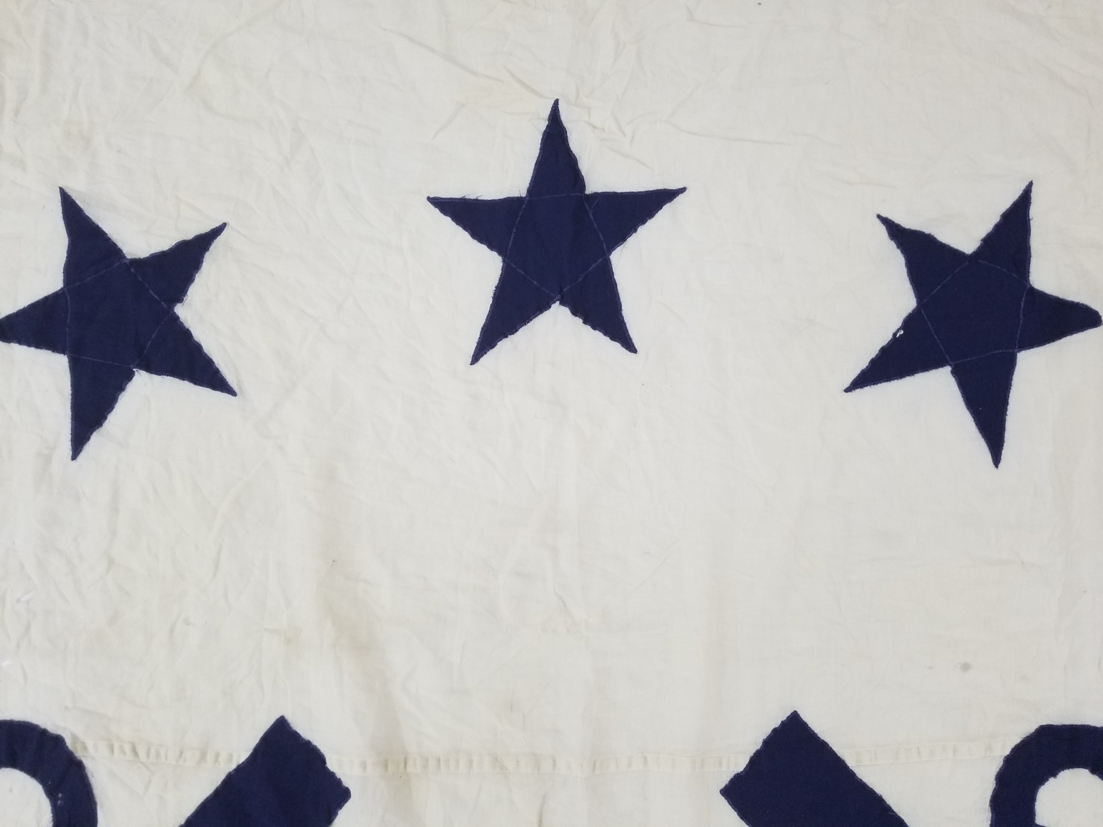 Vintage Appliqué Quilt with Nautical Coat of Arms – Navy & Cream 292x203cm