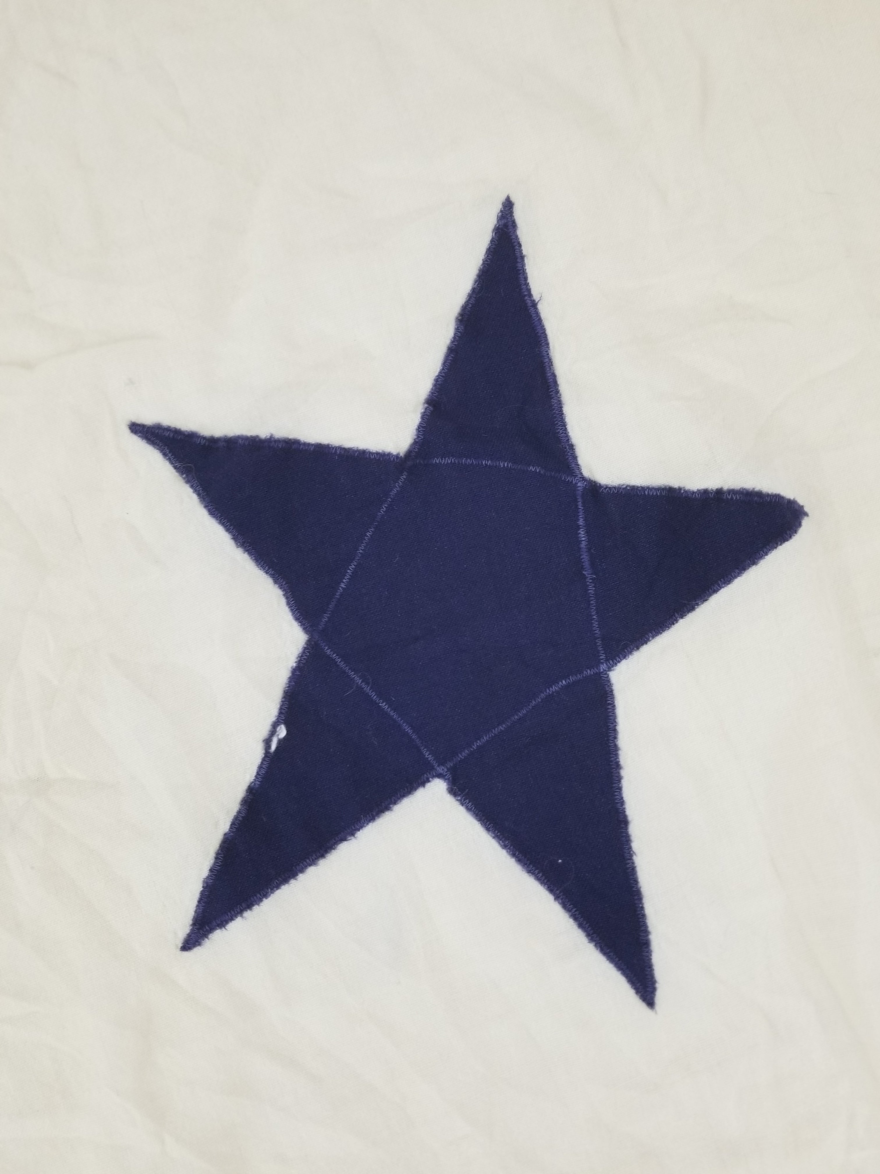 Vintage Appliqué Quilt with Nautical Coat of Arms – Navy & Cream 292x203cm