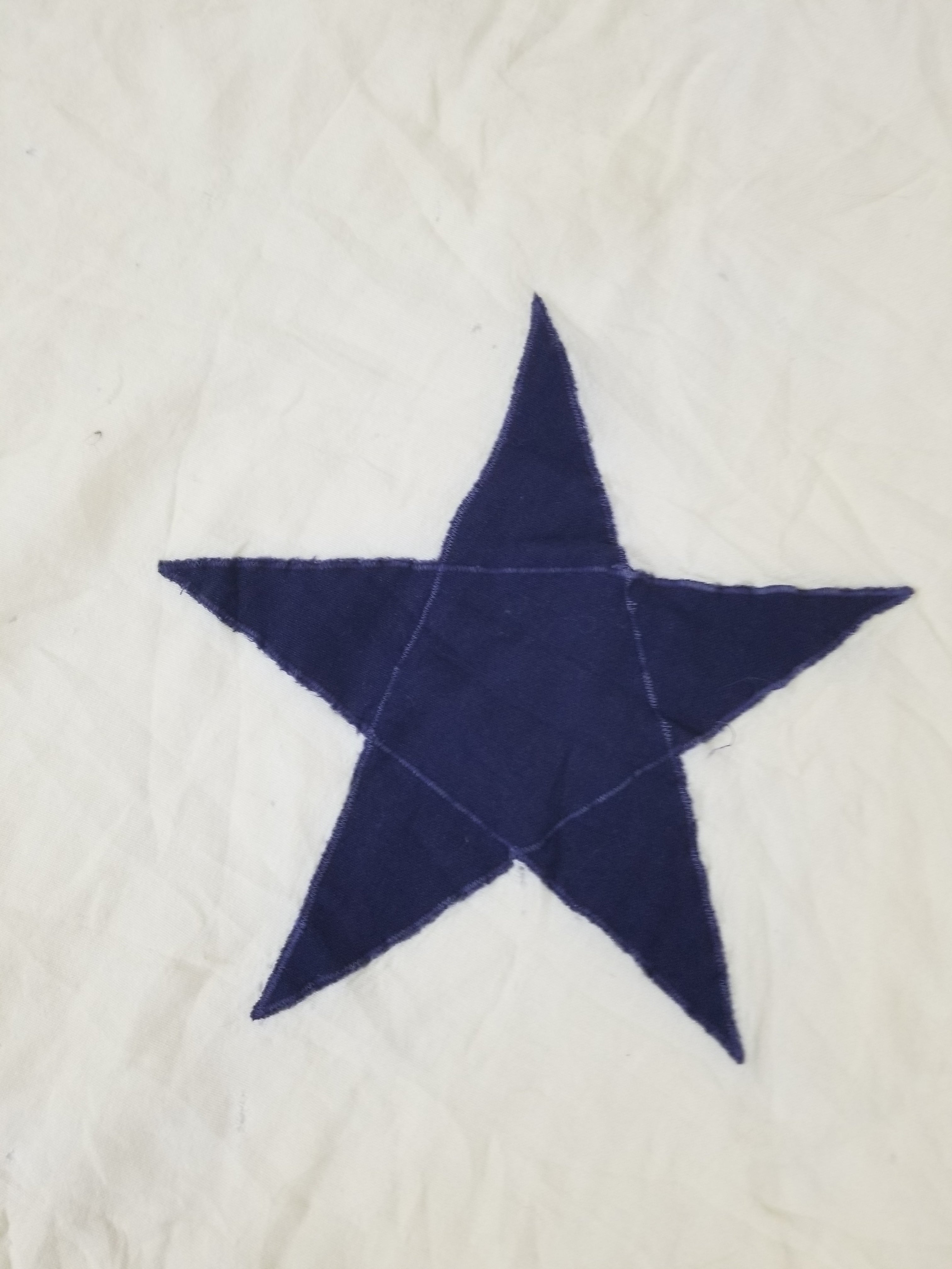 Vintage Appliqué Quilt with Nautical Coat of Arms – Navy & Cream 292x203cm
