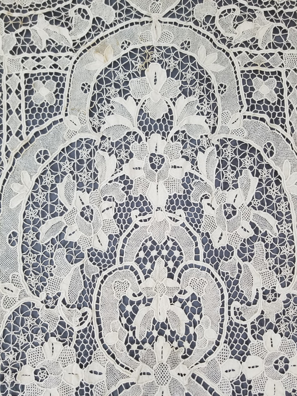 Vintage Italian Point De Venice Needle Lace Tablecloth 240x150cm