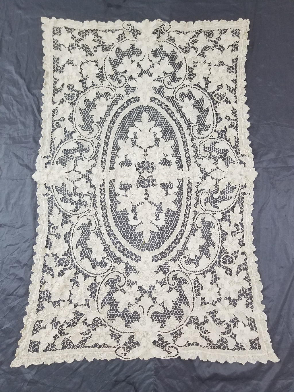 Vintage Italian Point De Venice Needle Lace Tablecloth 130x86cm