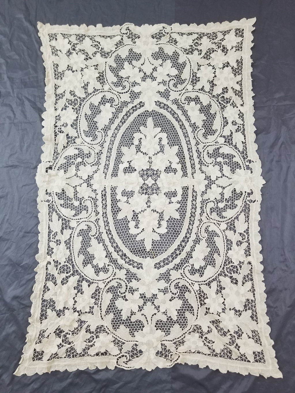 Vintage Italian Point De Venice Needle Lace Tablecloth 130x86cm