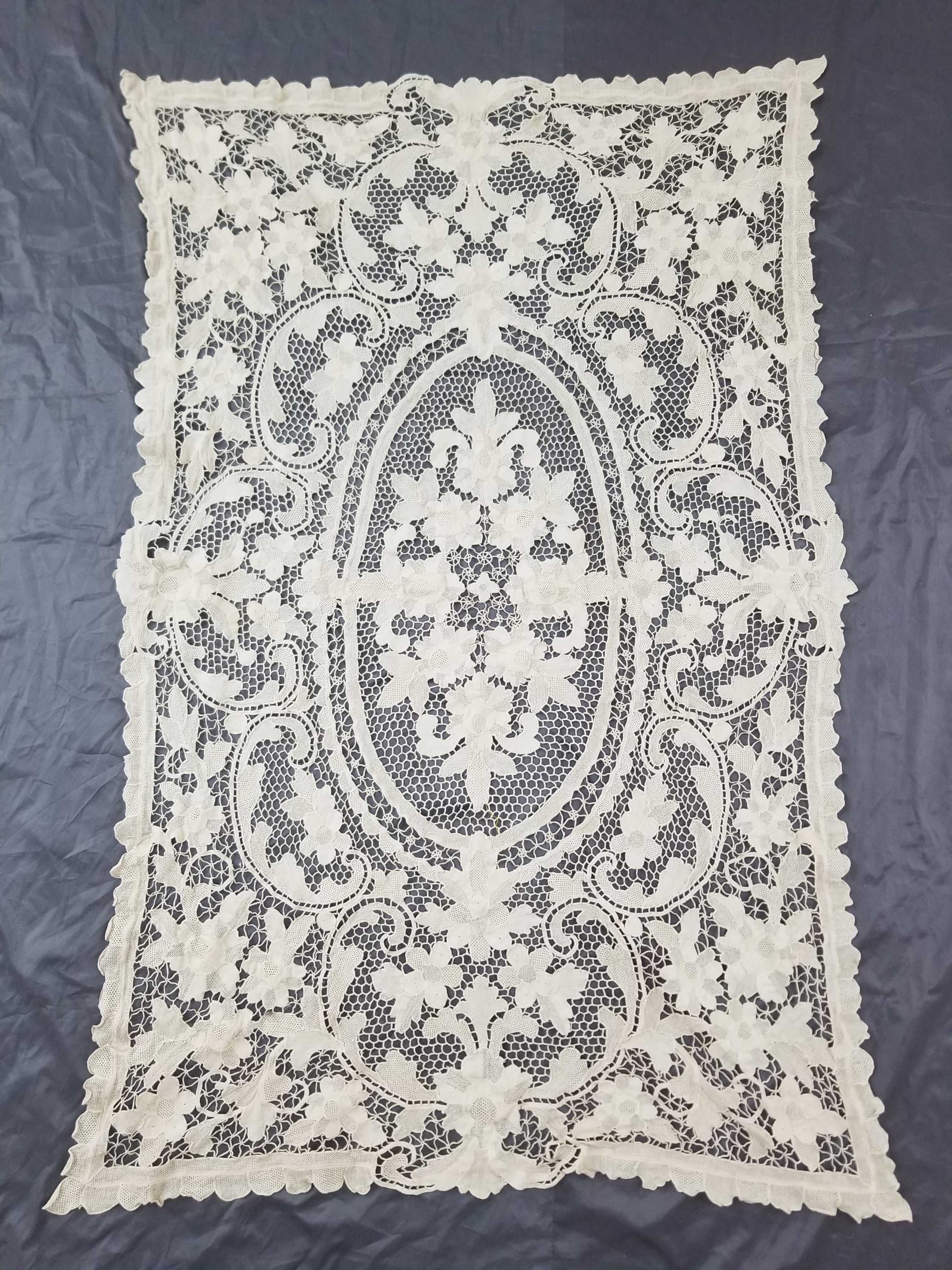 Vintage Italian Point De Venice Needle Lace Tablecloth 130x86cm