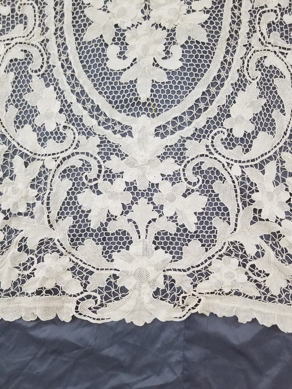 Vintage Italian Point De Venice Needle Lace Tablecloth 130x86cm