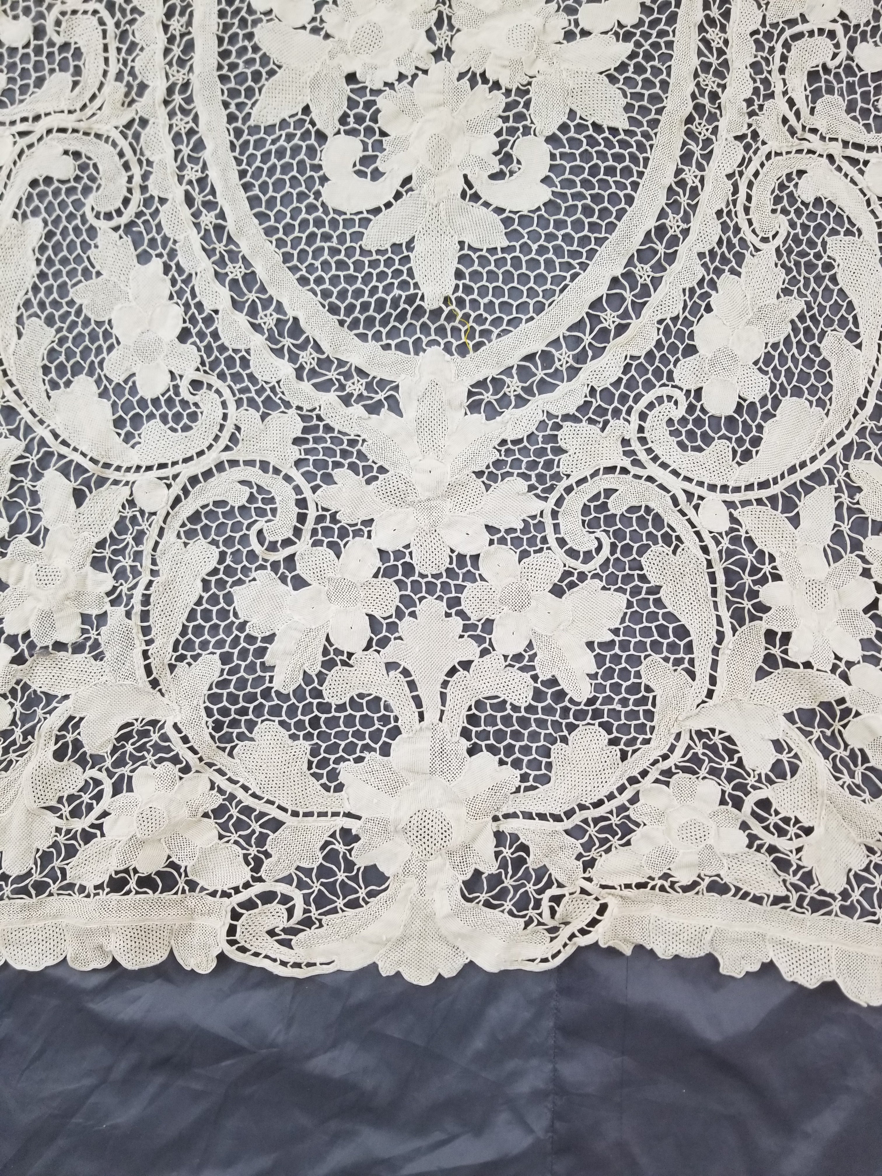 Vintage Italian Point De Venice Needle Lace Tablecloth 130x86cm