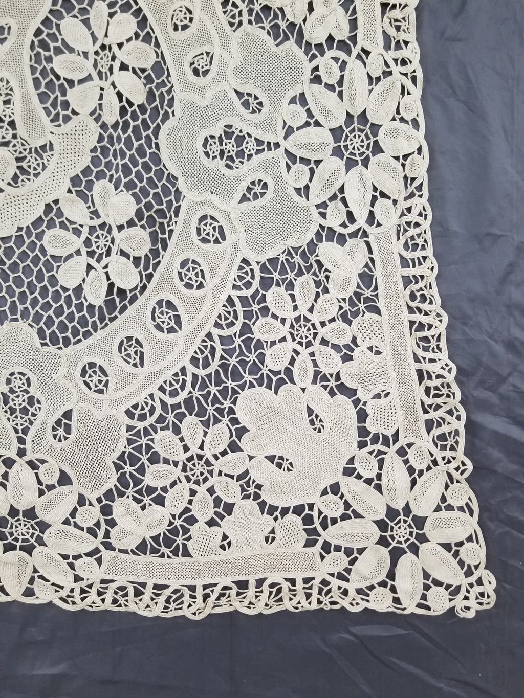 Vintage Italian Point De Venice Needle Lace Tablecloth 200x160cm