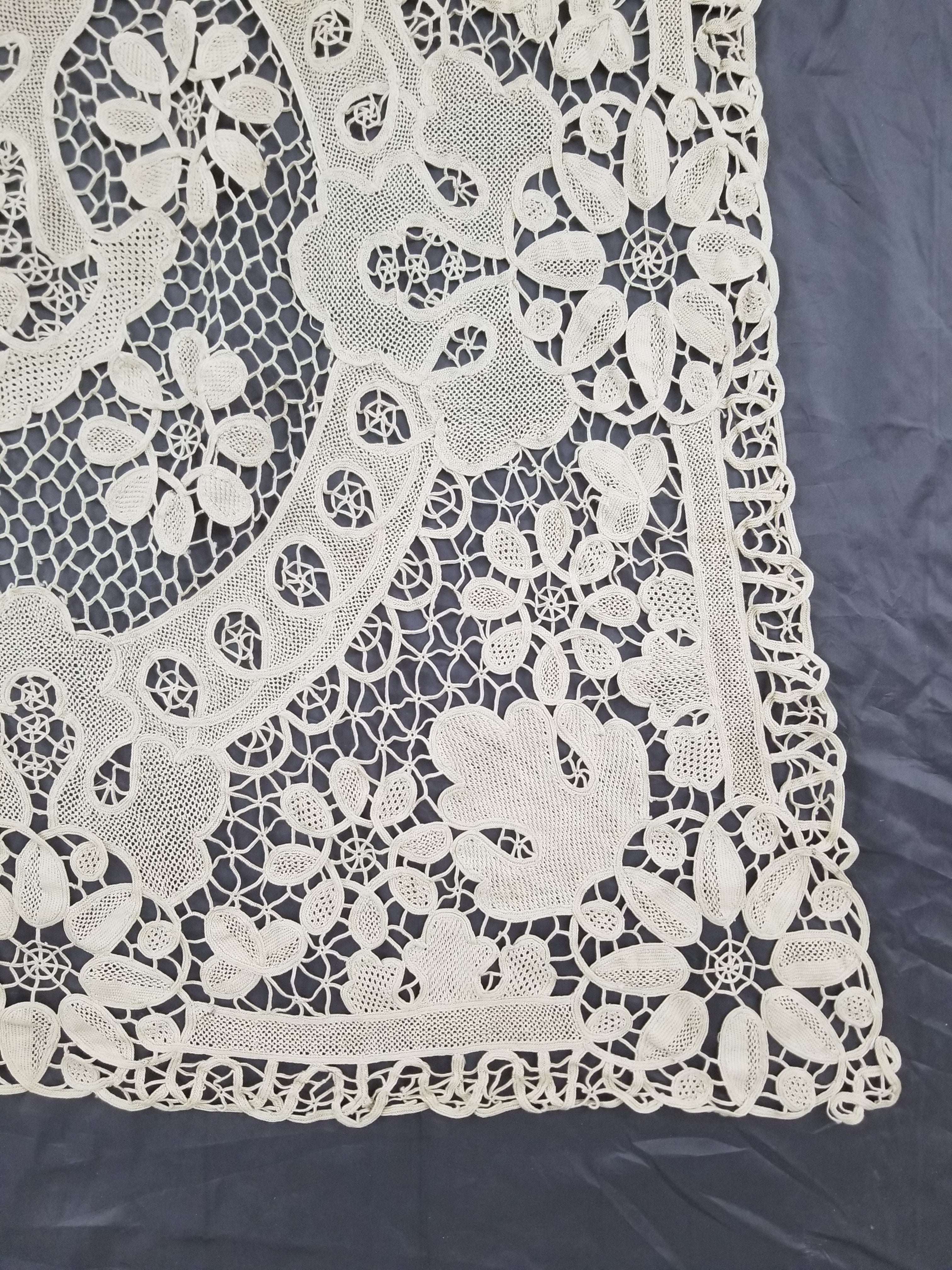 Vintage Italian Point De Venice Needle Lace Tablecloth 200x160cm