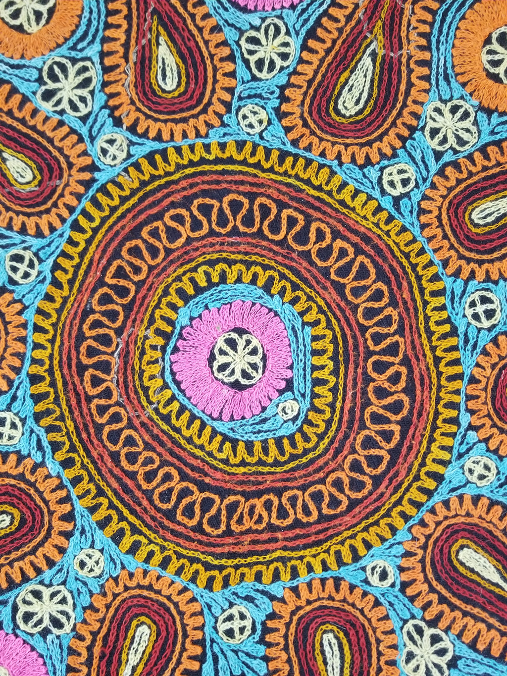 Vintage Kashmiri Fine Chain Stitch Embroidered Mandala Design Textile 260x170cm