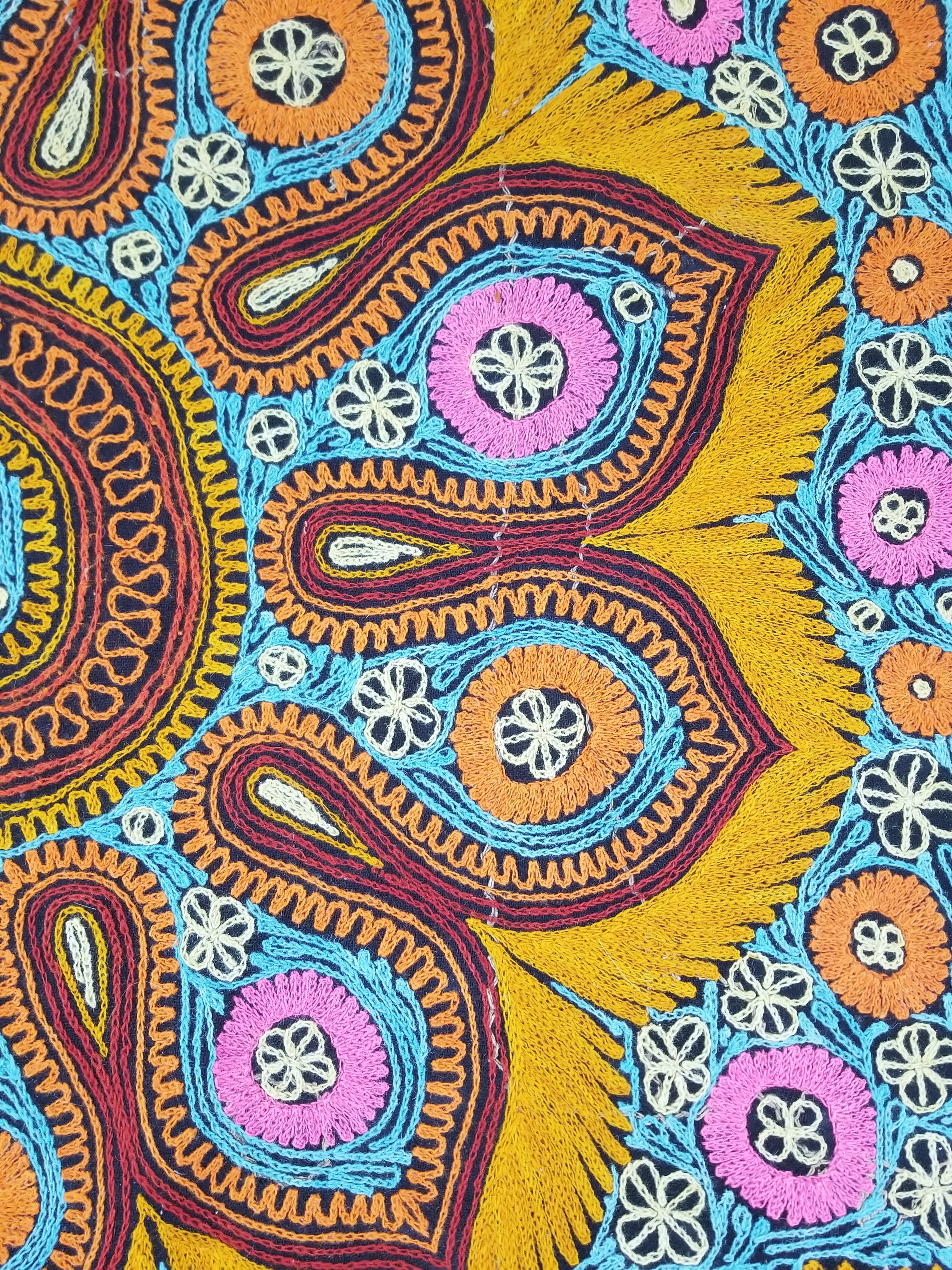 Vintage Kashmiri Fine Chain Stitch Embroidered Mandala Design Textile 260x170cm