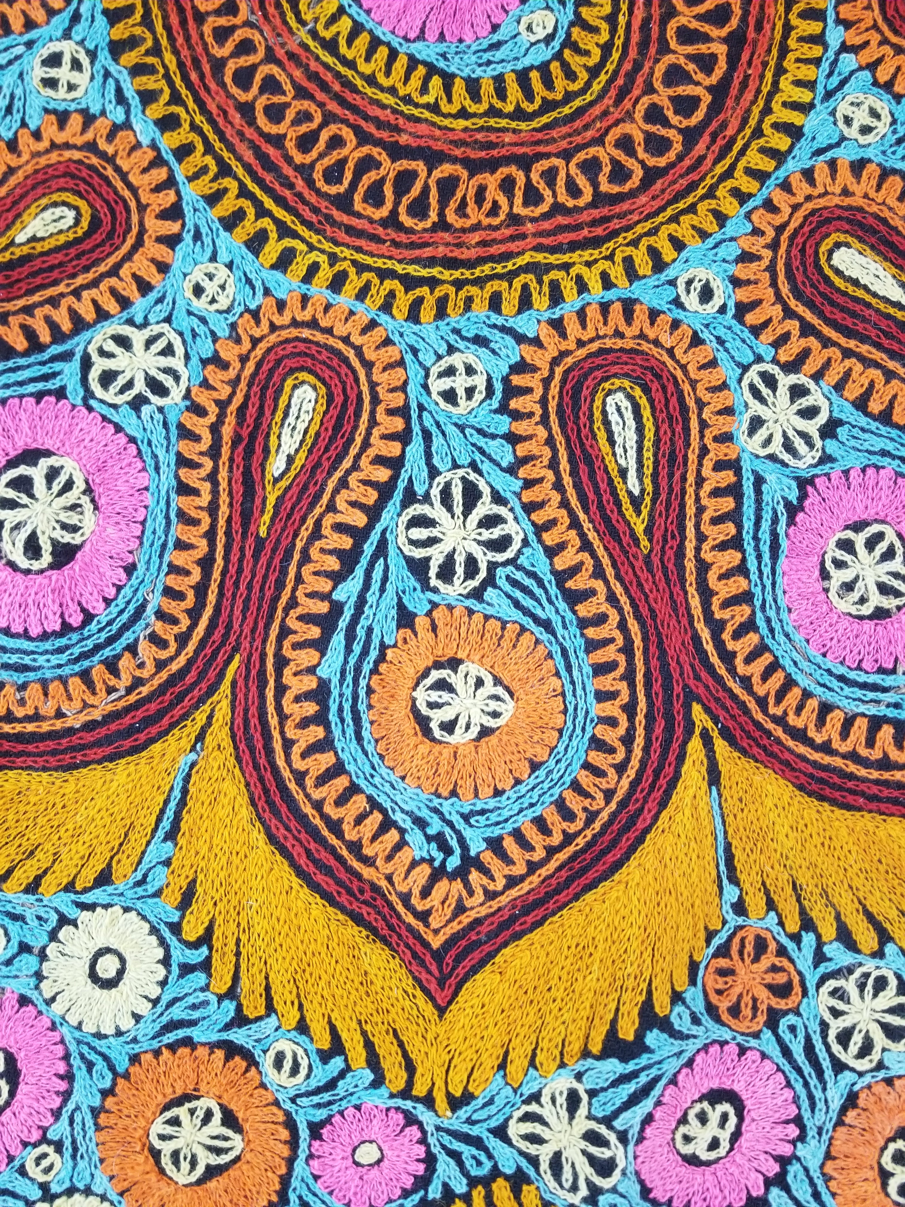 Vintage Kashmiri Fine Chain Stitch Embroidered Mandala Design Textile 260x170cm