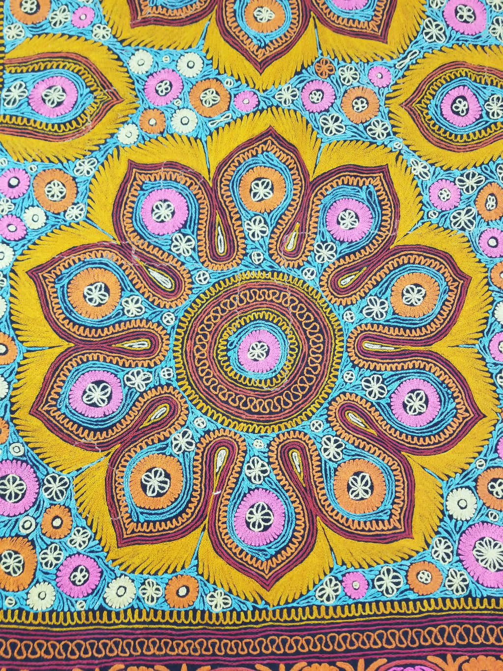 Vintage Kashmiri Fine Chain Stitch Embroidered Mandala Design Textile 260x170cm