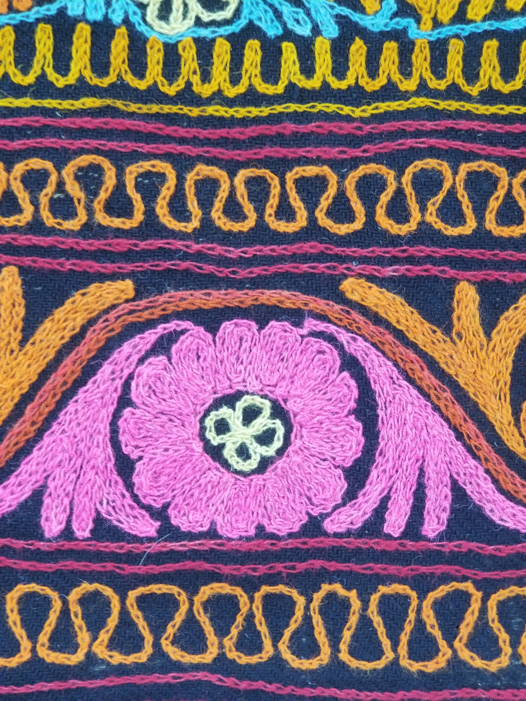 Vintage Kashmiri Fine Chain Stitch Embroidered Mandala Design Textile 260x170cm
