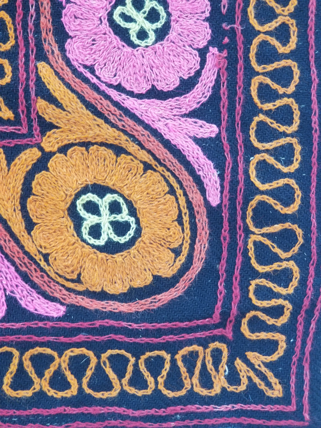 Vintage Kashmiri Fine Chain Stitch Embroidered Mandala Design Textile 260x170cm