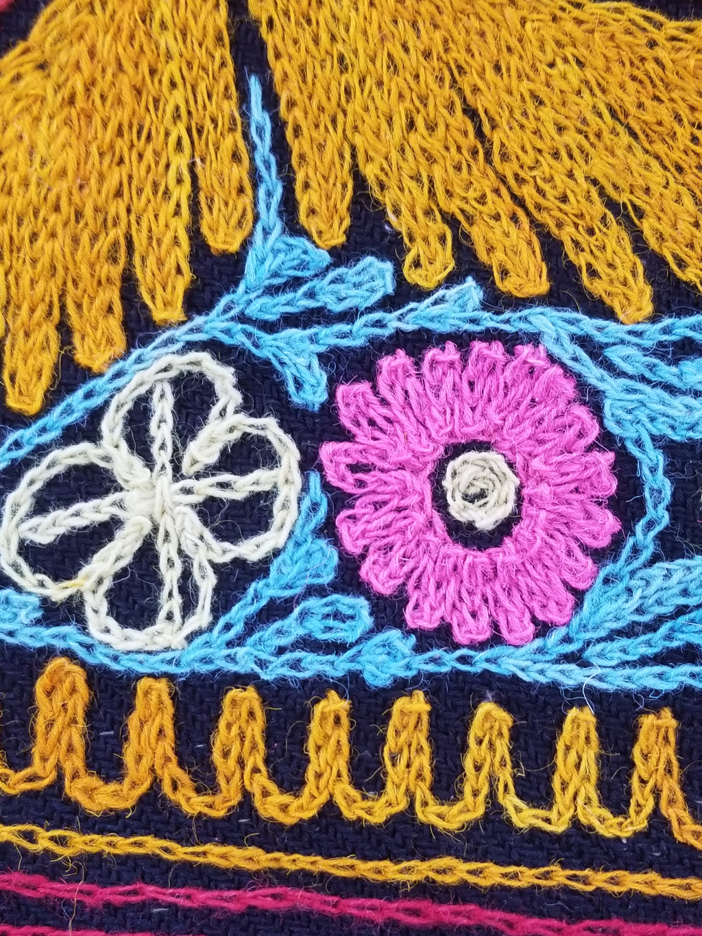 Vintage Kashmiri Fine Chain Stitch Embroidered Mandala Design Textile 260x170cm