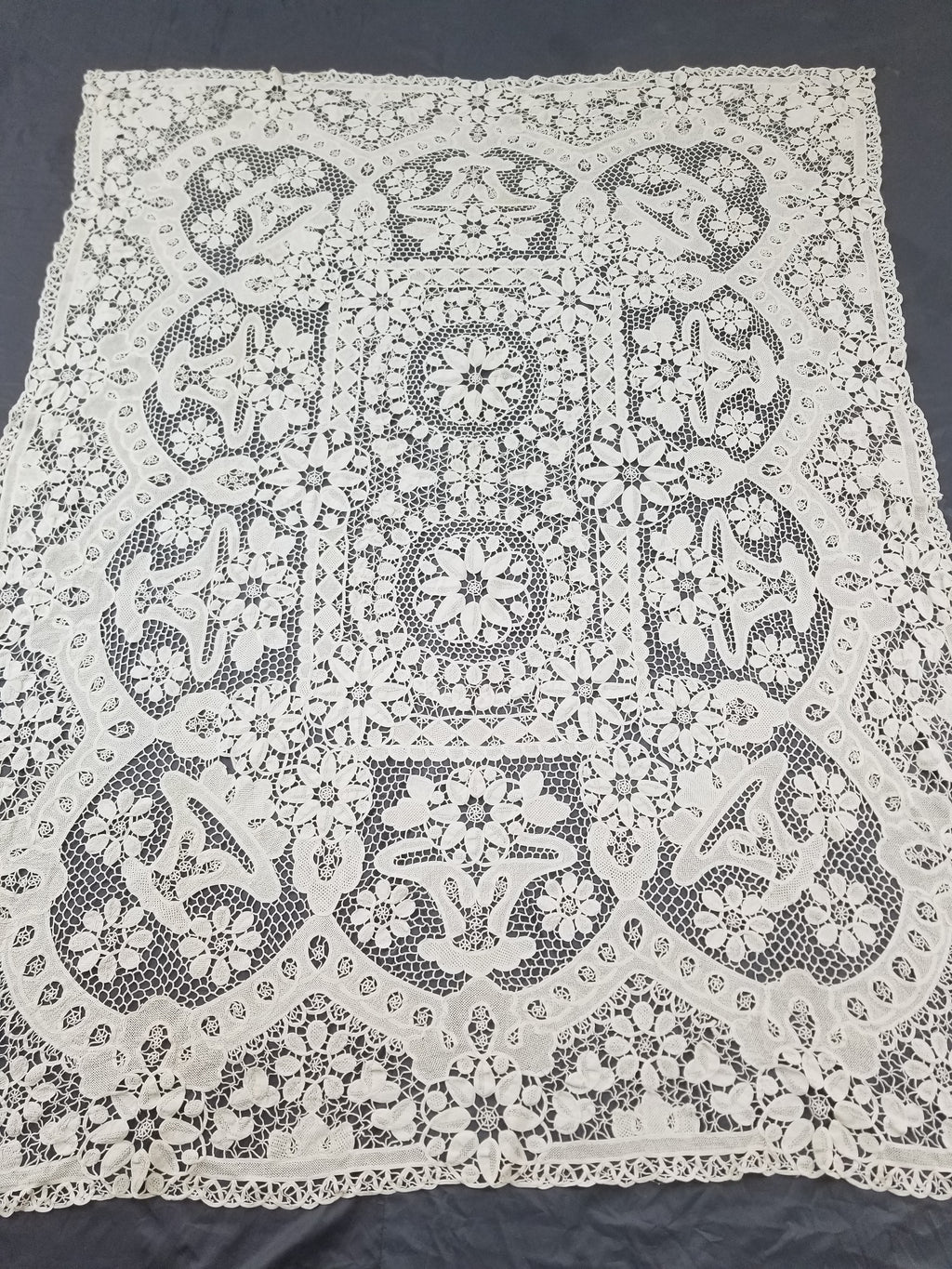 Vintage Italian Point De Venice Needle Lace Tablecloth 193x150cm