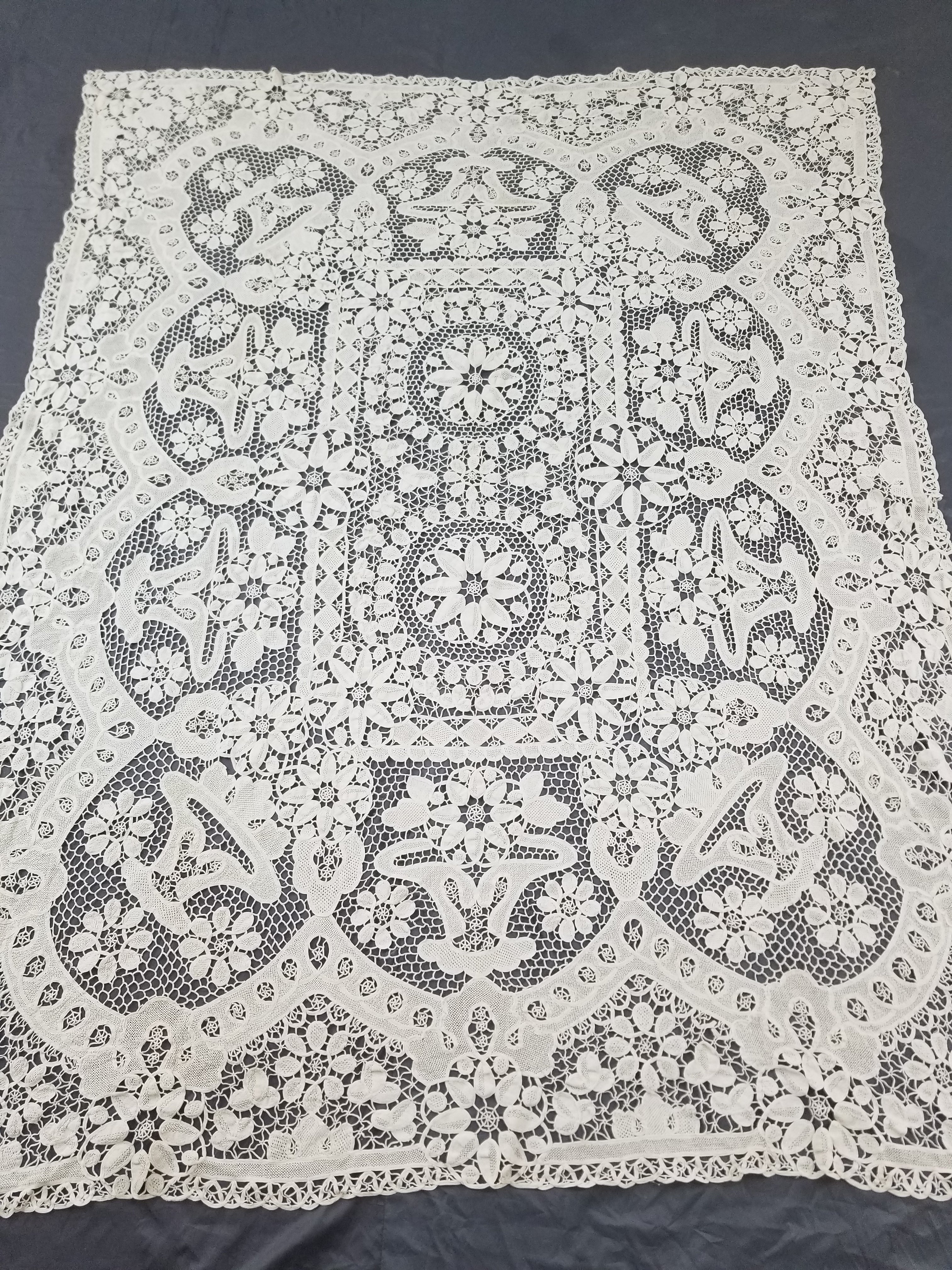 Vintage Italian Point De Venice Needle Lace Tablecloth 193x150cm