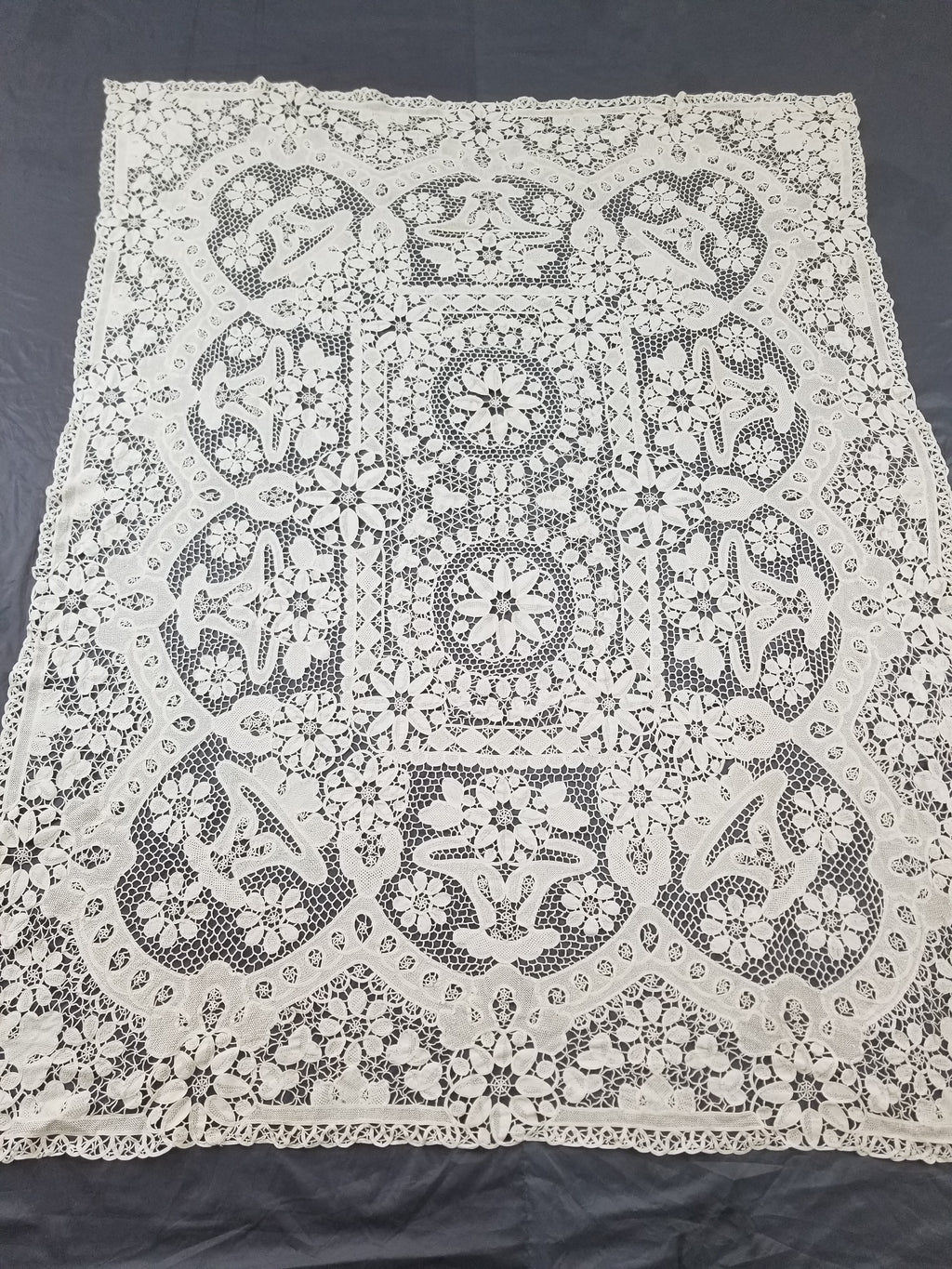 Vintage Italian Point De Venice Needle Lace Tablecloth 193x150cm