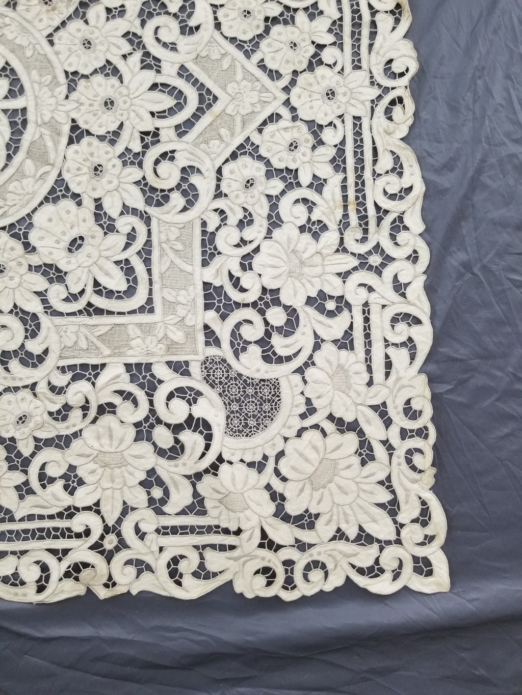 Vintage Madeira Hand Embroidered Cut Work Tablecloth 295x166cm
