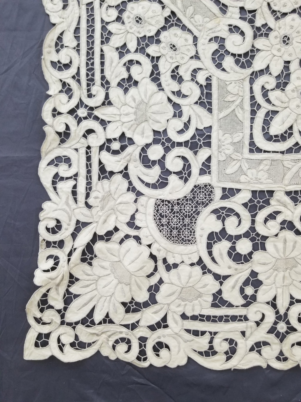 Vintage Madeira Hand Embroidered Cut Work Tablecloth 295x166cm