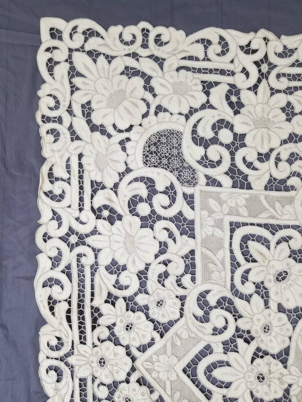 Vintage Madeira Hand Embroidered Cut Work Tablecloth 295x166cm