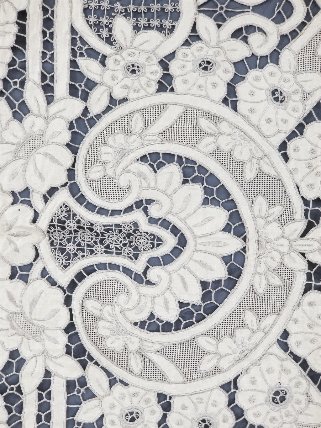Vintage Madeira Hand Embroidered Cut Work Tablecloth 295x166cm