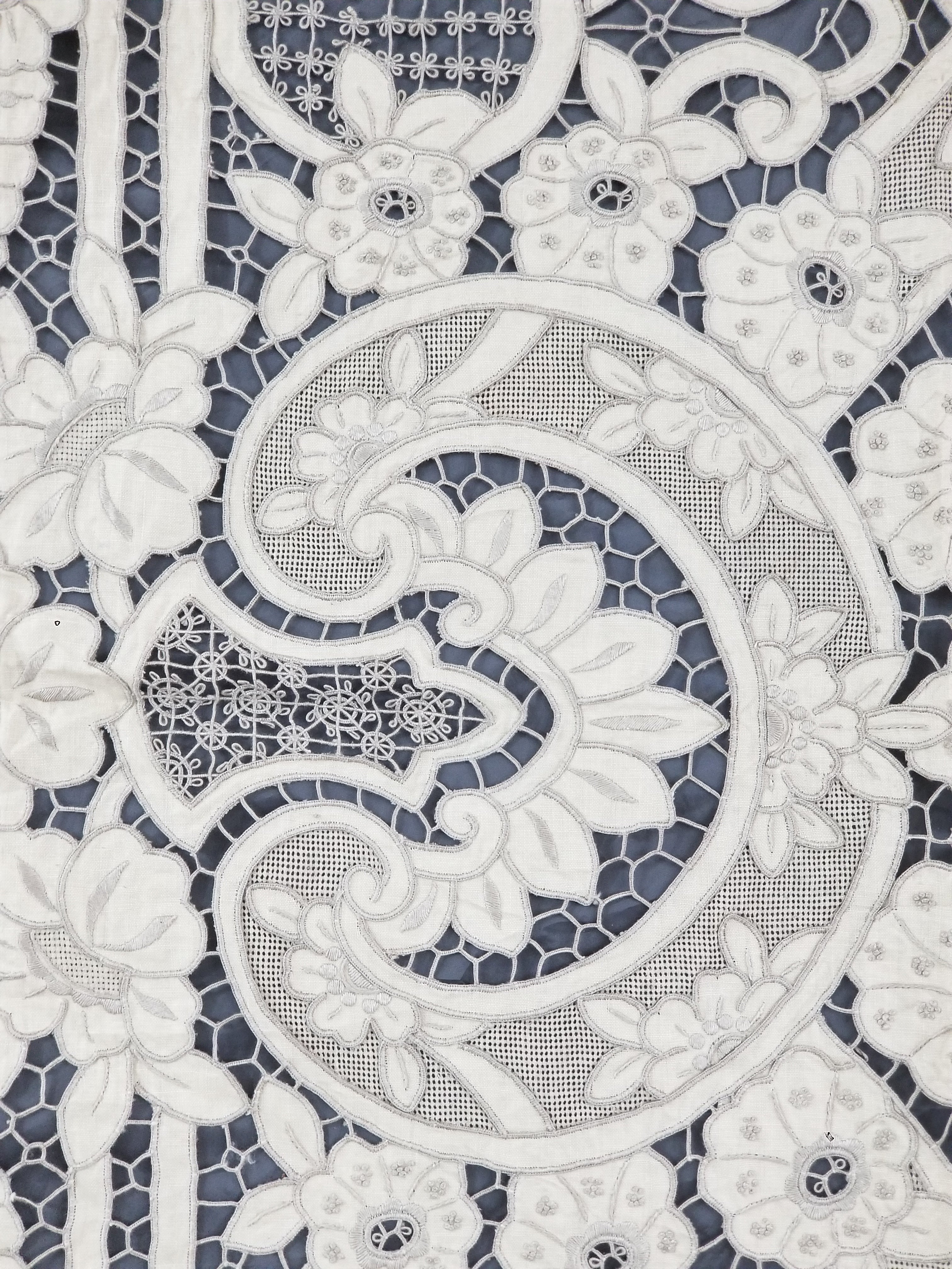 Vintage Madeira Hand Embroidered Cut Work Tablecloth 295x166cm