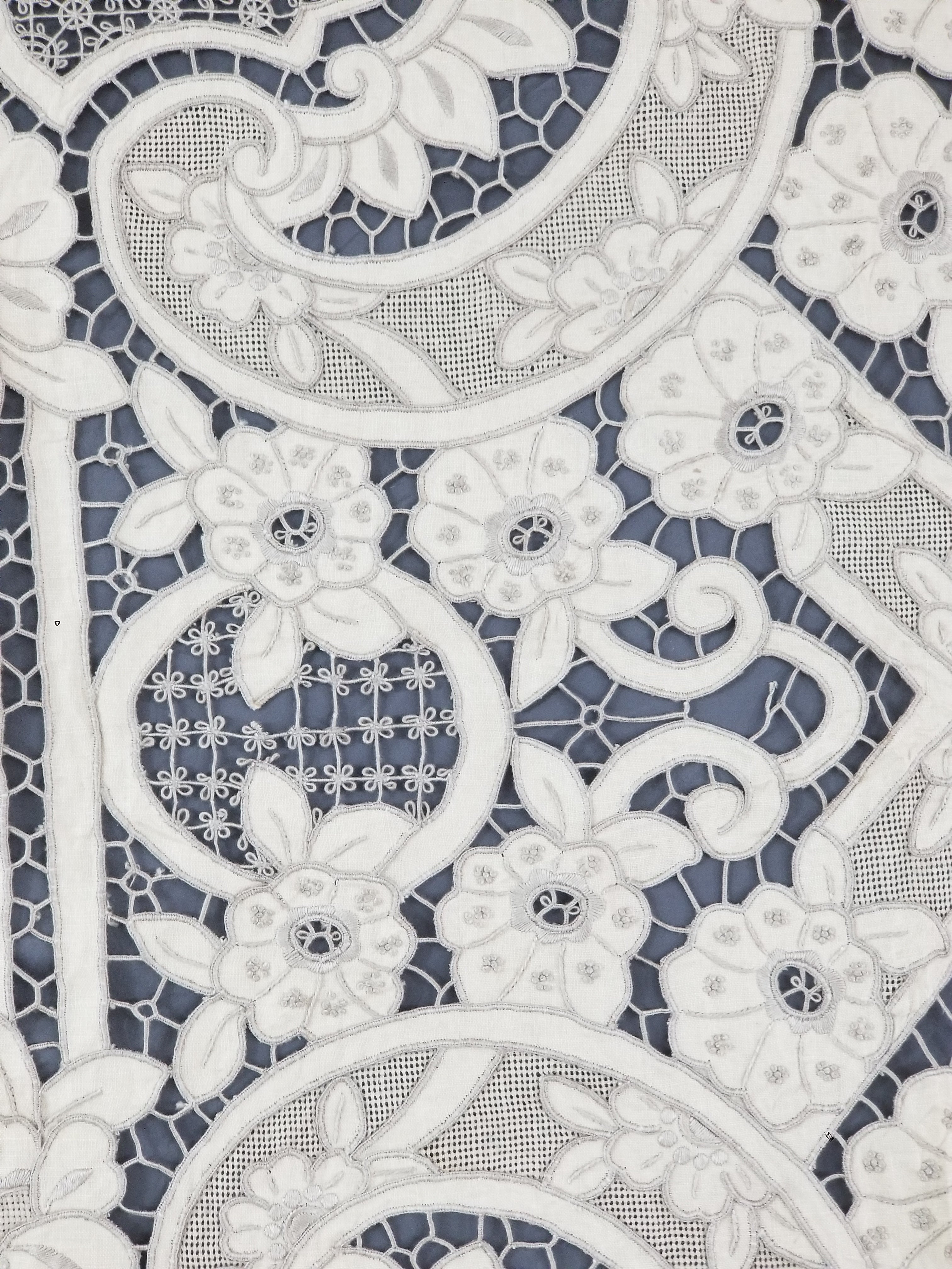 Vintage Madeira Hand Embroidered Cut Work Tablecloth 295x166cm