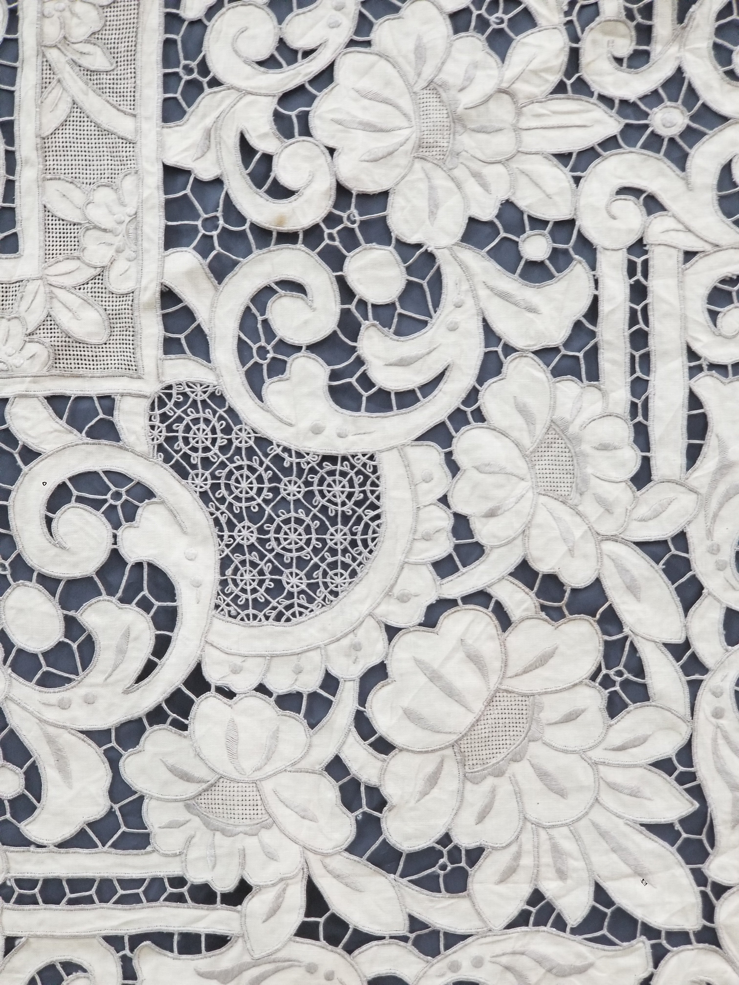Vintage Madeira Hand Embroidered Cut Work Tablecloth 295x166cm