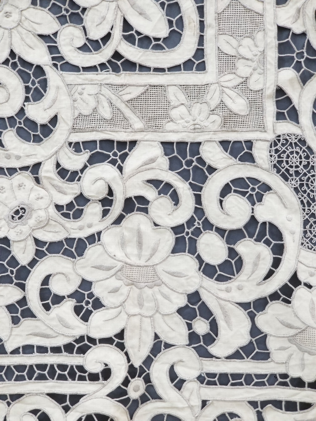 Vintage Madeira Hand Embroidered Cut Work Tablecloth 295x166cm