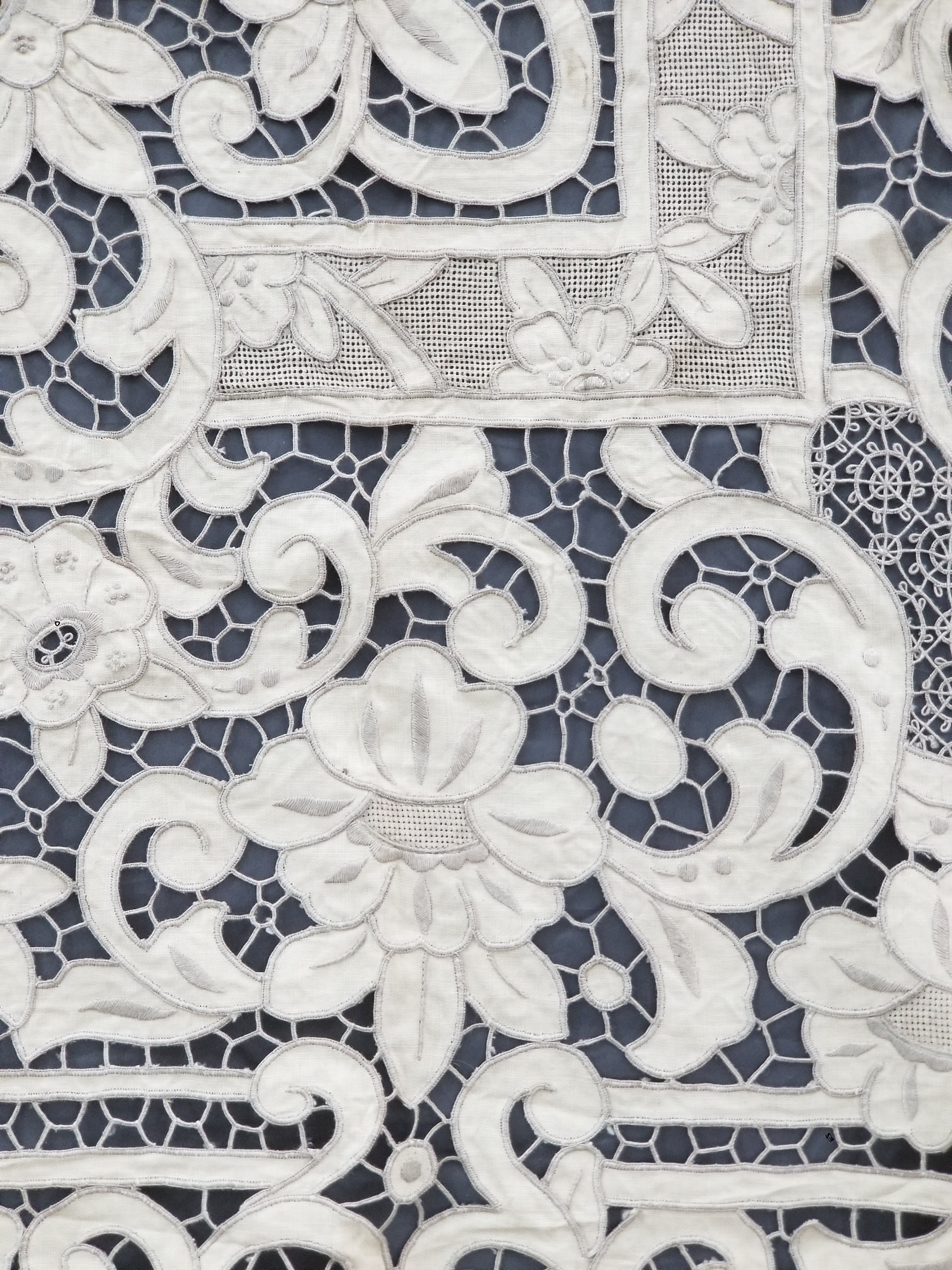 Vintage Madeira Hand Embroidered Cut Work Tablecloth 295x166cm