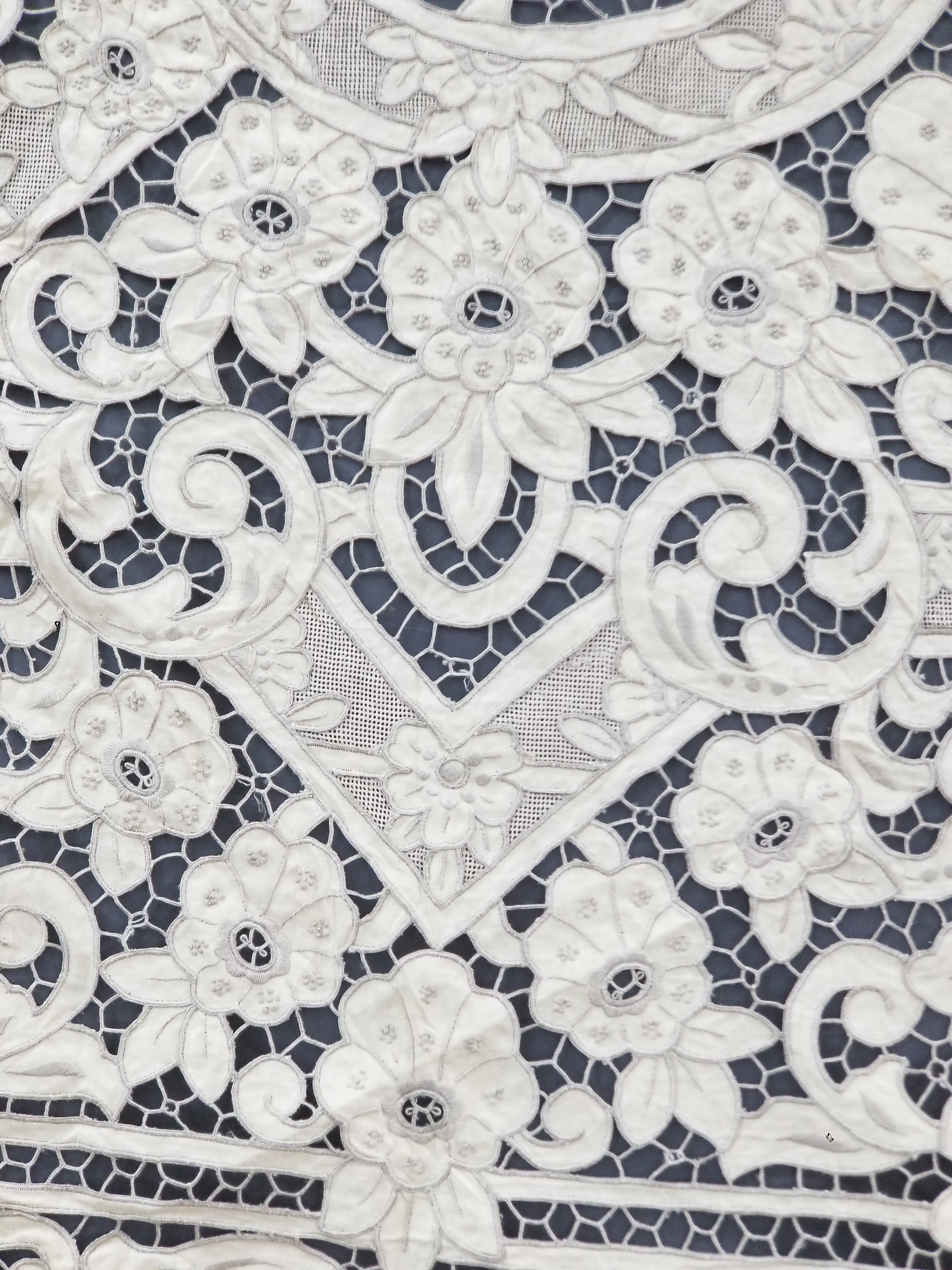Vintage Madeira Hand Embroidered Cut Work Tablecloth 295x166cm
