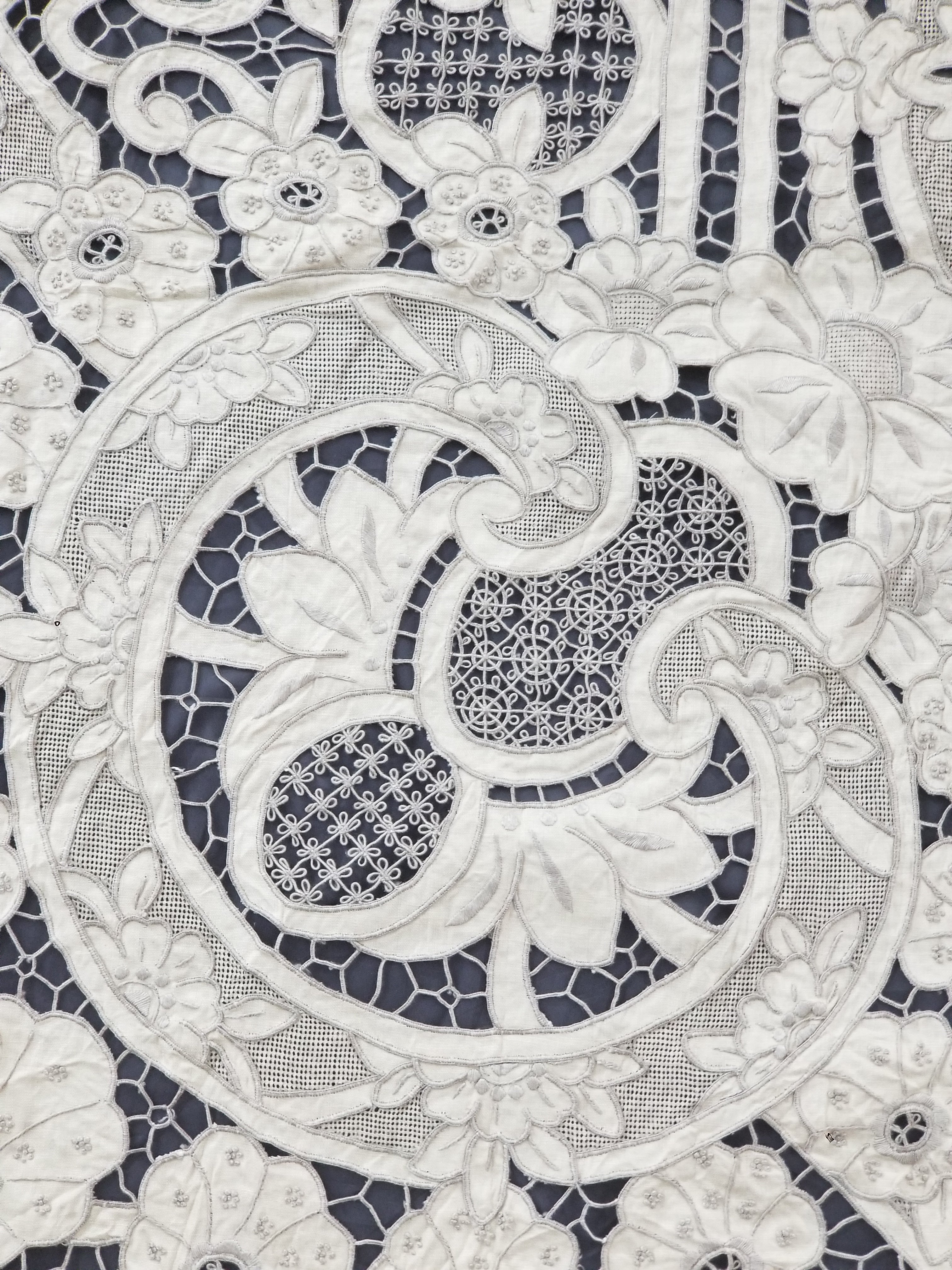 Vintage Madeira Hand Embroidered Cut Work Tablecloth 295x166cm