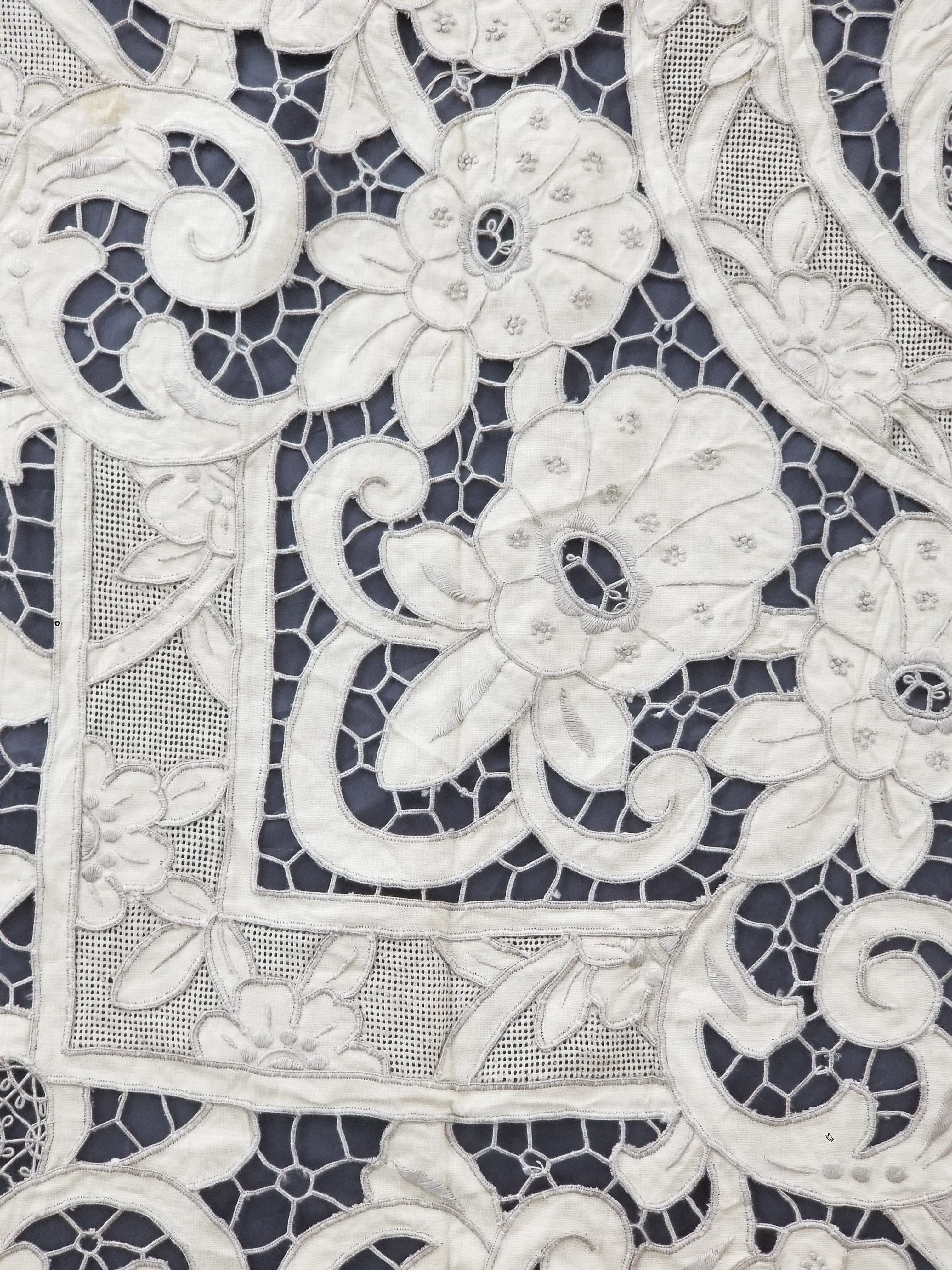 Vintage Madeira Hand Embroidered Cut Work Tablecloth 295x166cm