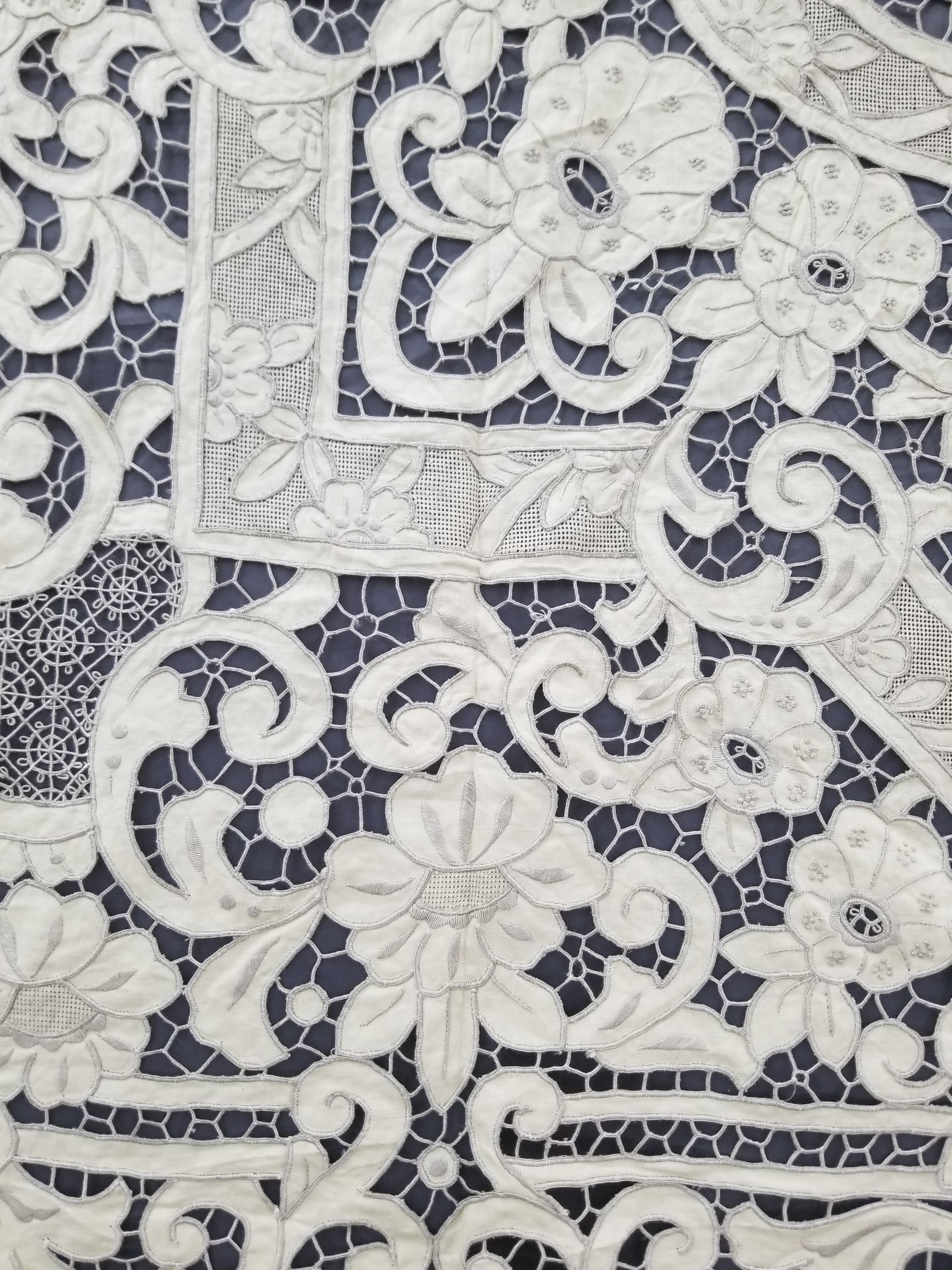 Vintage Madeira Hand Embroidered Cut Work Tablecloth 295x166cm