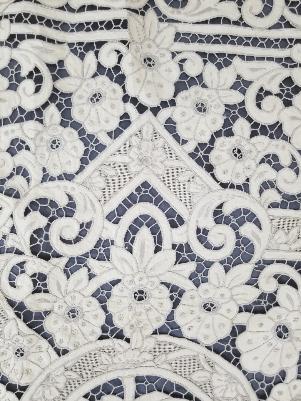 Vintage Madeira Hand Embroidered Cut Work Tablecloth 295x166cm