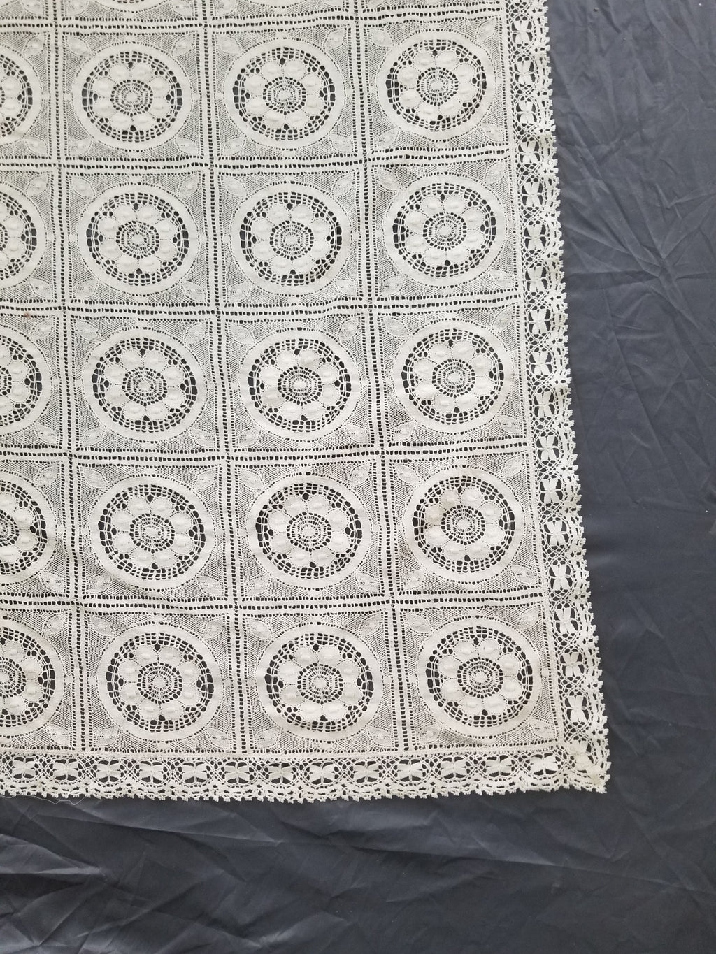 Vintage Itailian Handmade Crocheted Floral Tablecloth 326x224cm