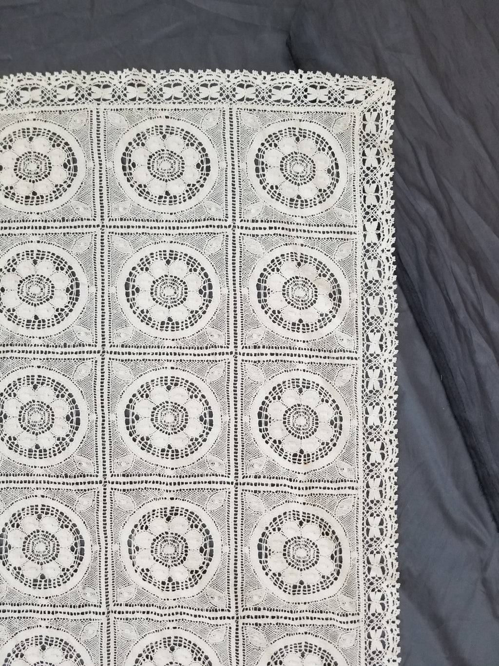 Vintage Itailian Handmade Crocheted Floral Tablecloth 326x224cm
