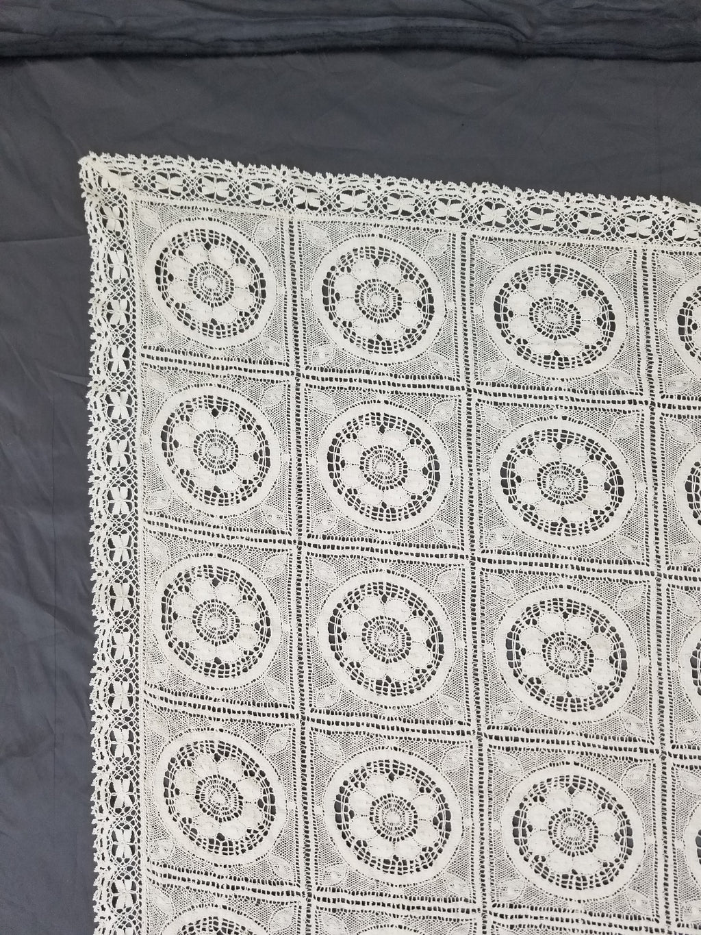Vintage Itailian Handmade Crocheted Floral Tablecloth 326x224cm